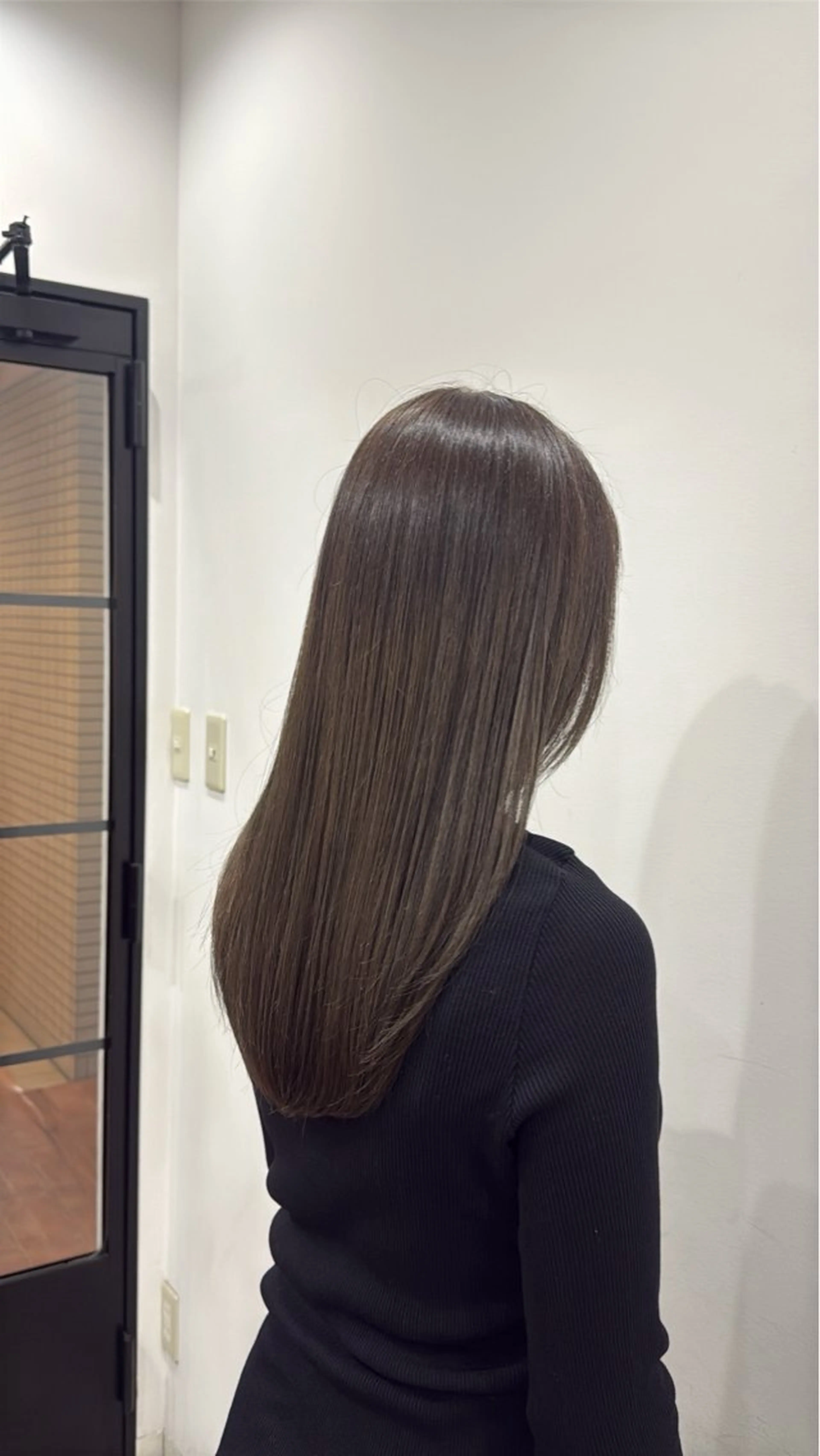 ロング カラー アッシュ アッシュグレー アッシュグレージュ 透明感カラー グレージュ カット ヘアカラー トリートメント ニシザカ マナのヘアスタイル