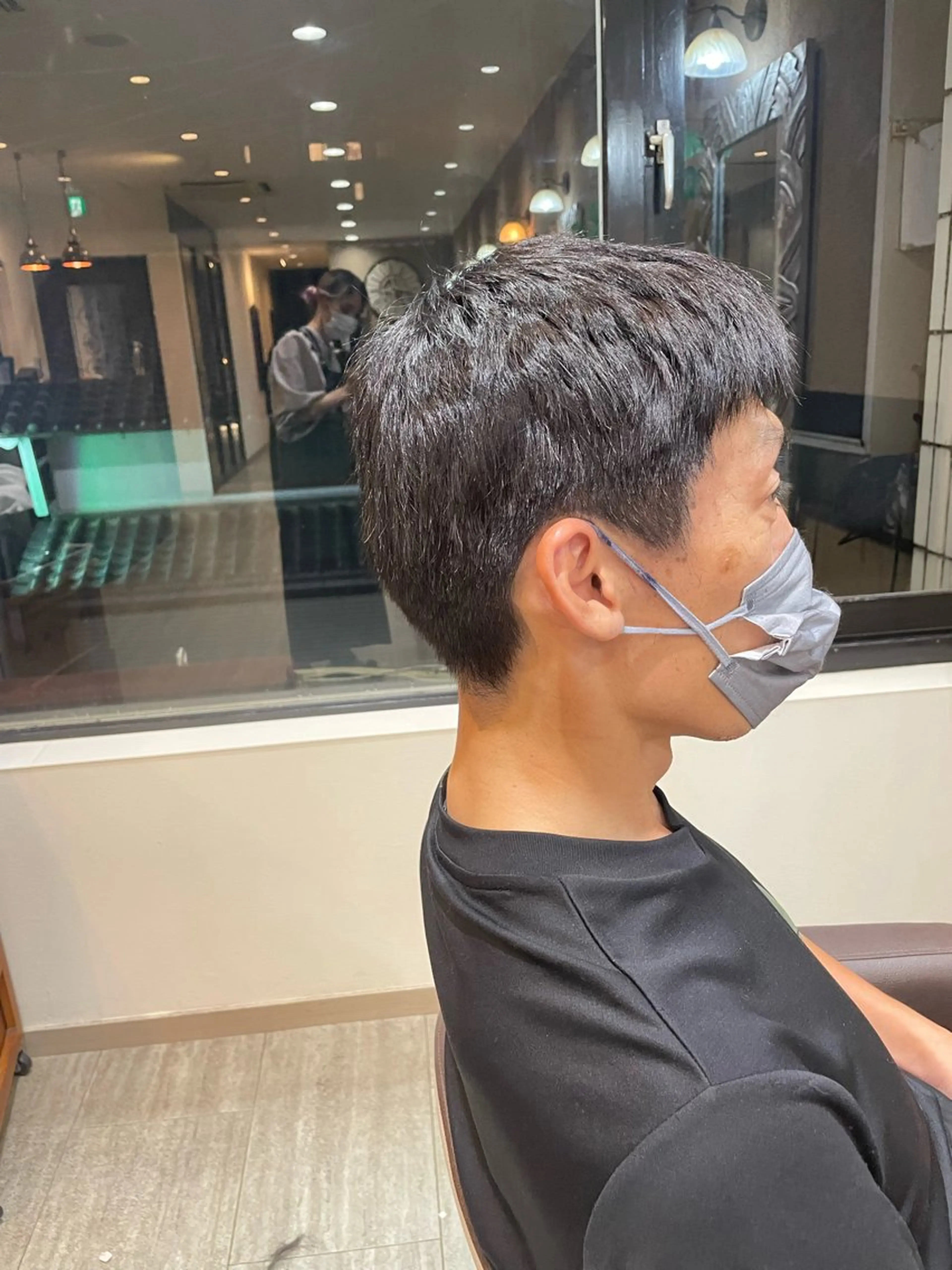 カラー メンズ 刈り上げ カット ヘアカラー 勘場 万菜華のヘアスタイル
