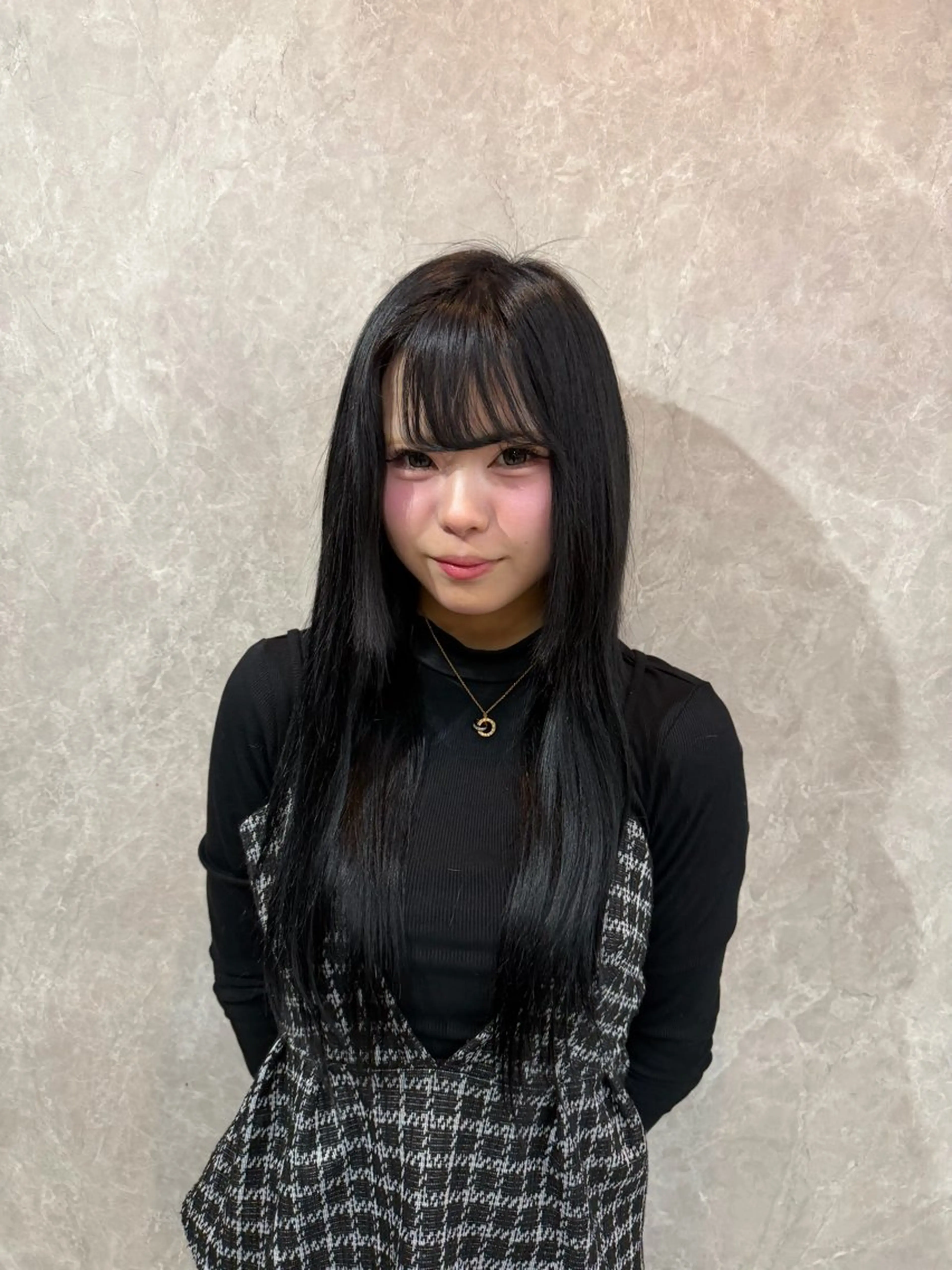 ロング エクステ Colore(コローレ)所属・顔タイプ/ダブルカラ ー/りりかのヘアスタイル