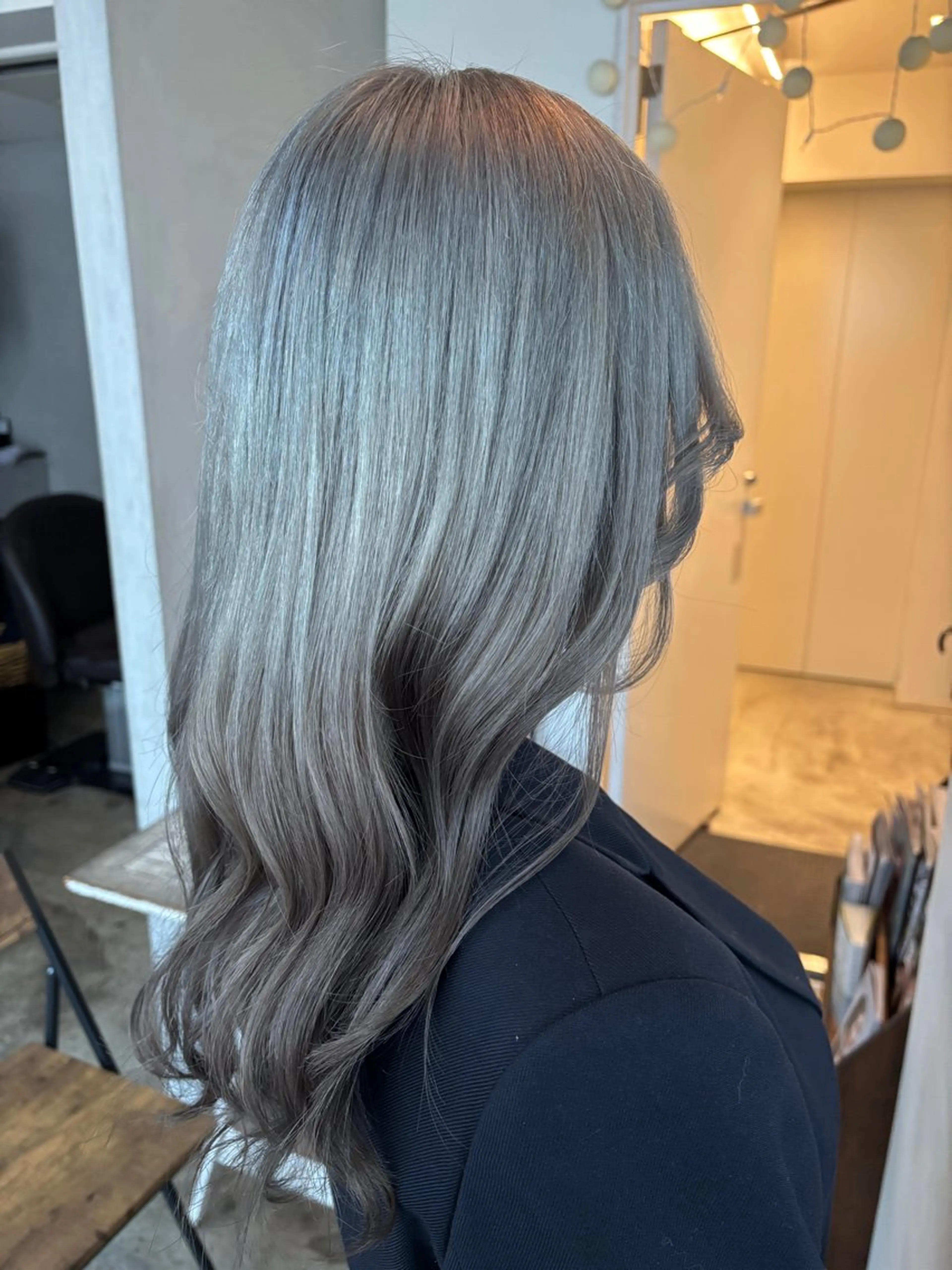 ロング カラー ブリーチ ケアカラー ハイトーンカラー シルバー 韓国風ヘア ヘアカラー トリートメント makoto / 池袋 Rojiのヘアスタイル