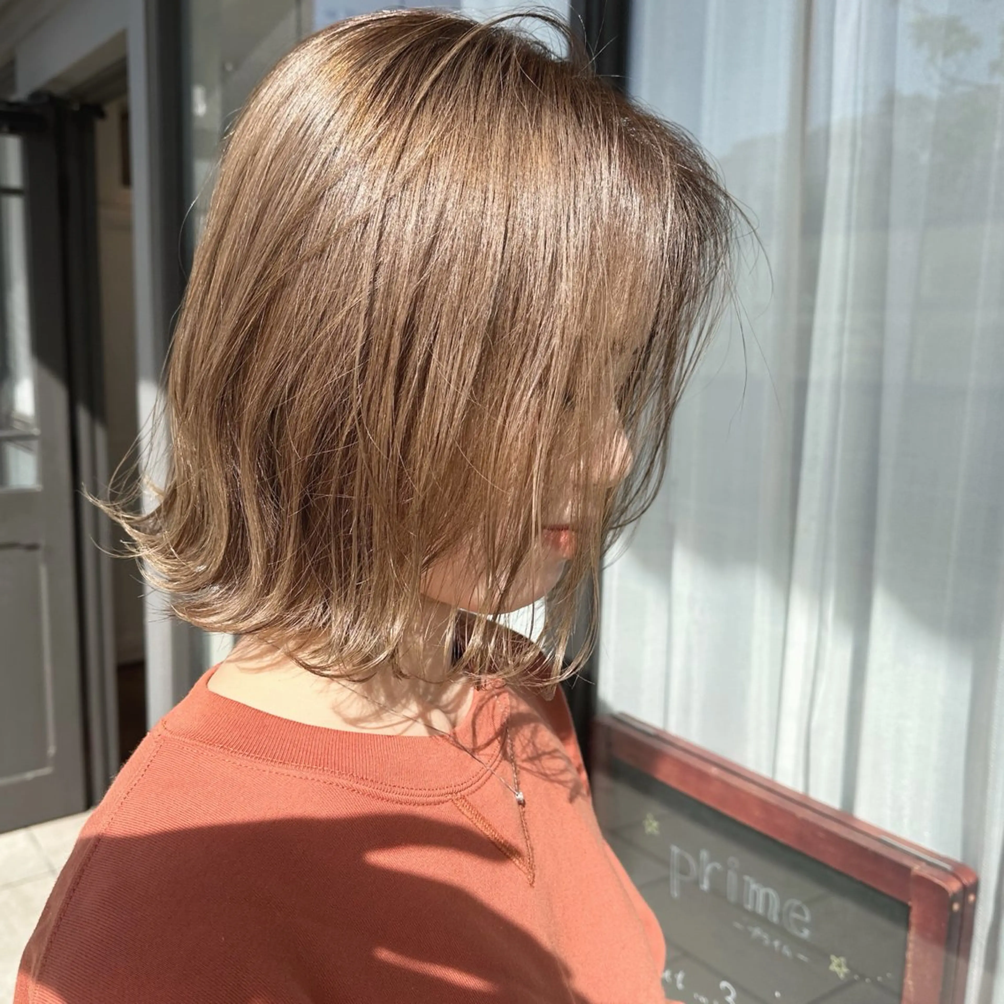 ミディアム ボブ 峯 志帆のヘアスタイル