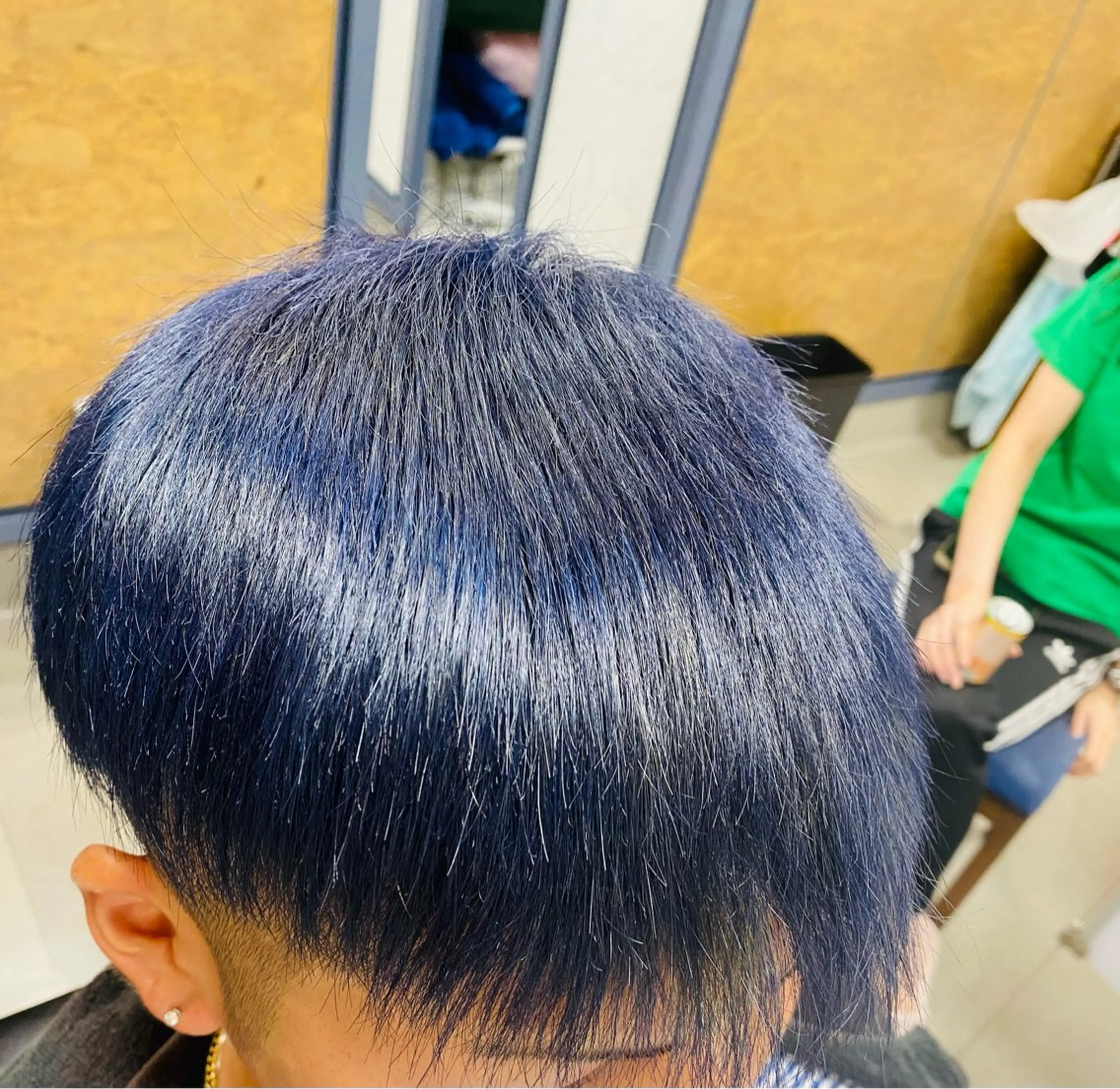 カラー 湯浅 俊貴のヘアスタイル