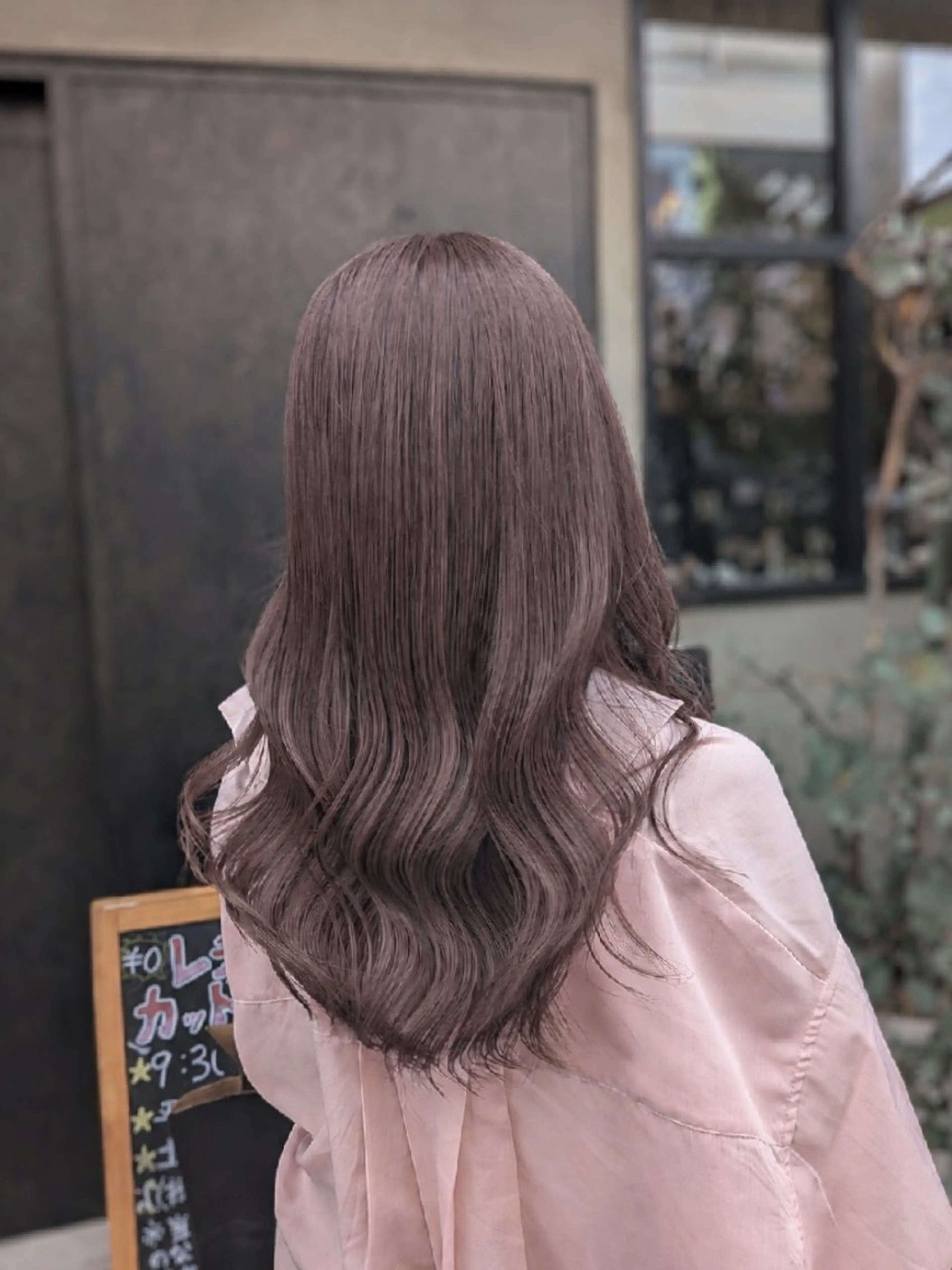 ロング ラベンダーベージュ ヘアカラー トリートメント 育てる髪質改善🩵 naoko🩵南行徳のヘアスタイル