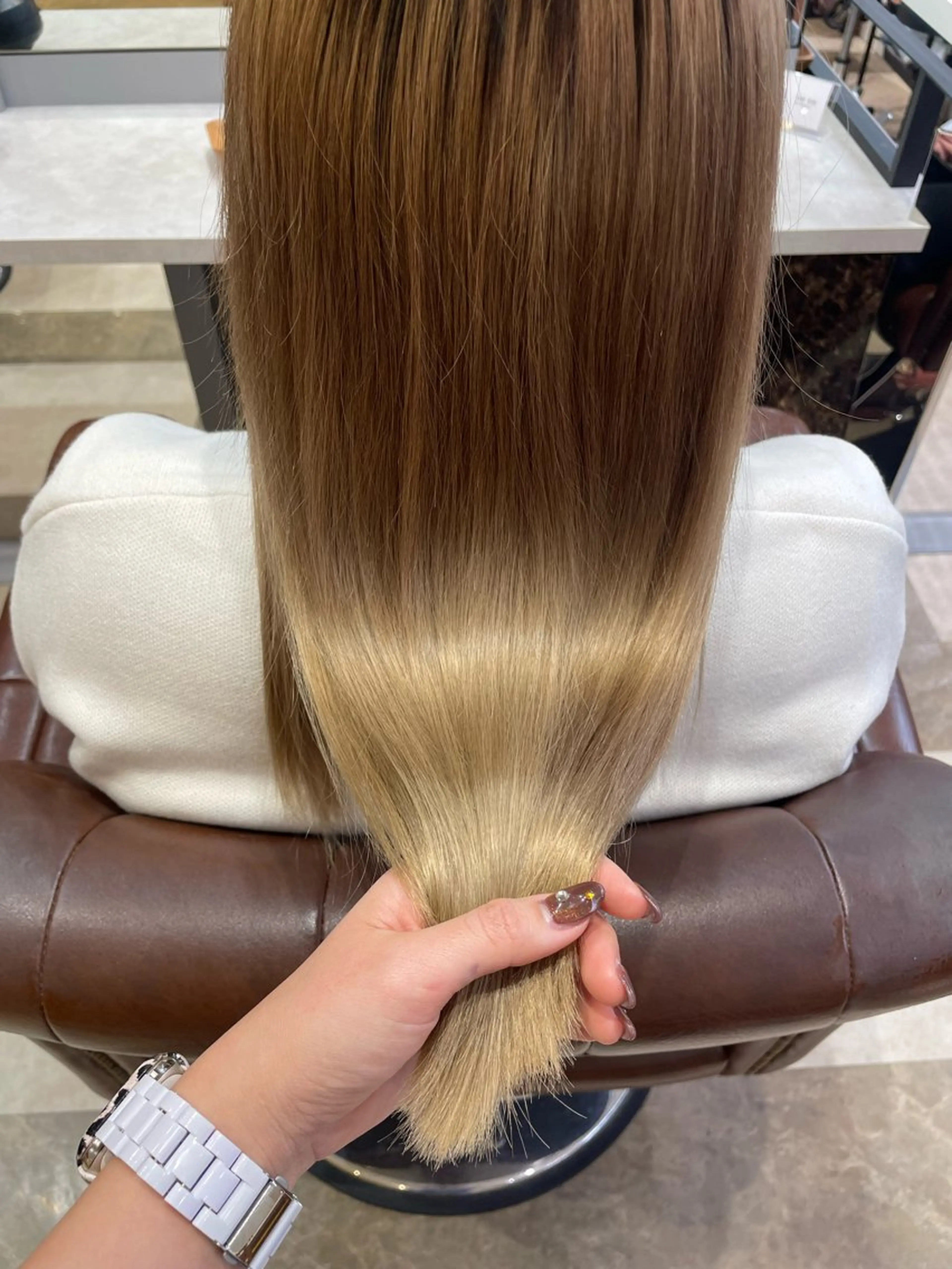 ロング 🧸顔周りカット /透明感🎀のヘアスタイル