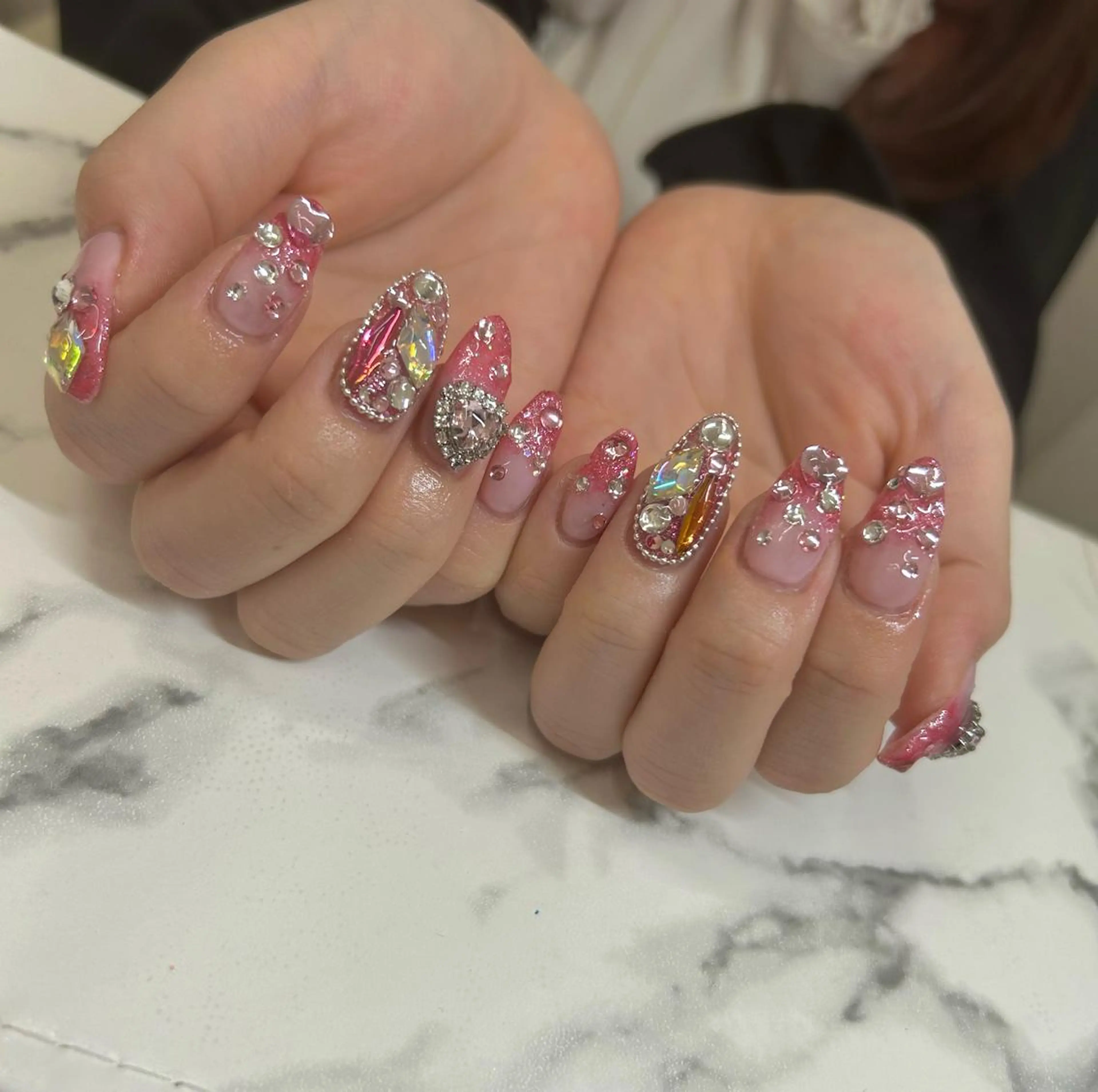 ネイル キラキラネイル ストーンネイル onnail mikoのネイルデザイン