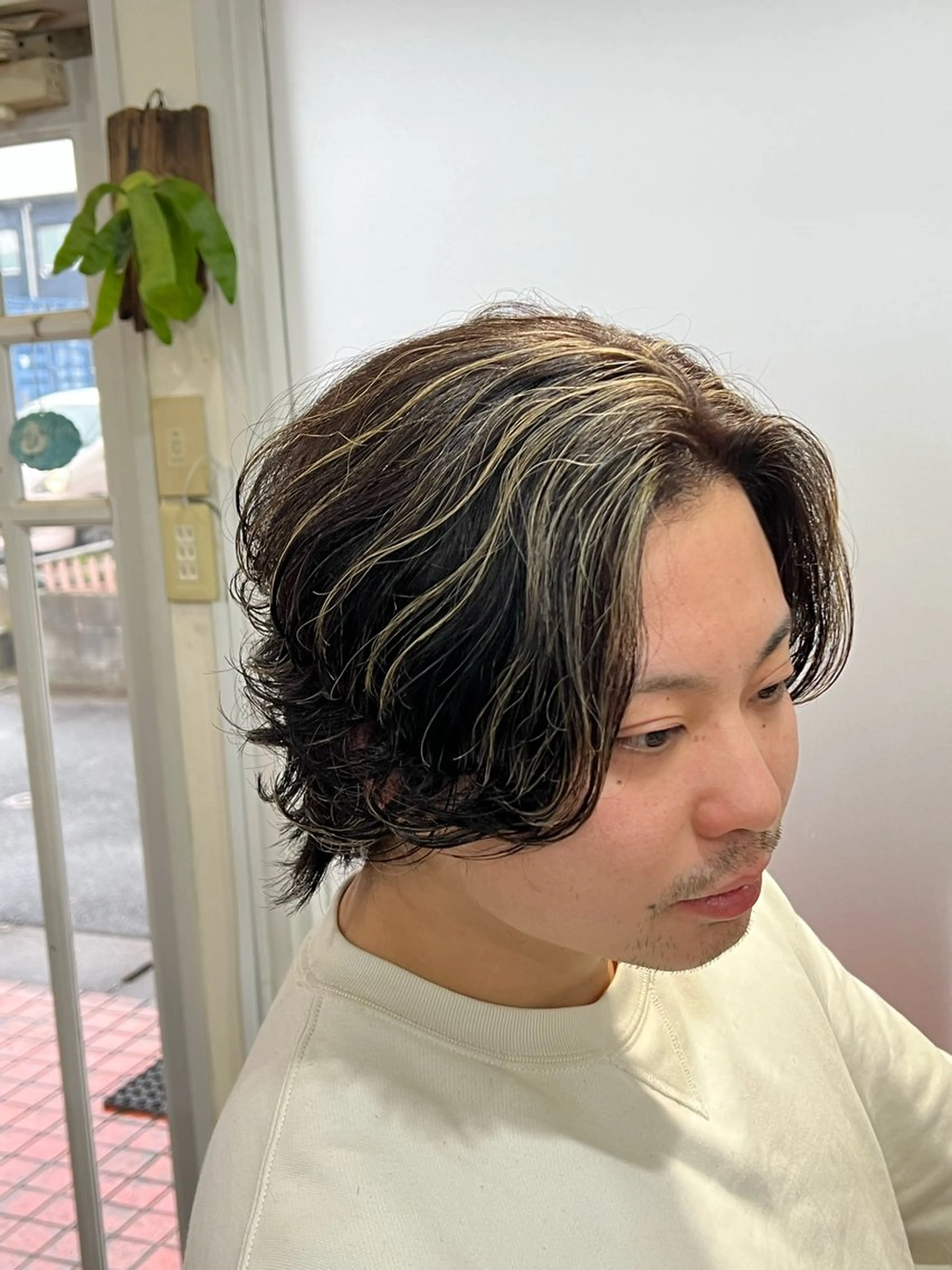 カラー メンズ メンズメッシュ ベージュカラー ブラウンカラー メッシュ Hair salon en所属・小松崎 翔太のヘアスタイル
