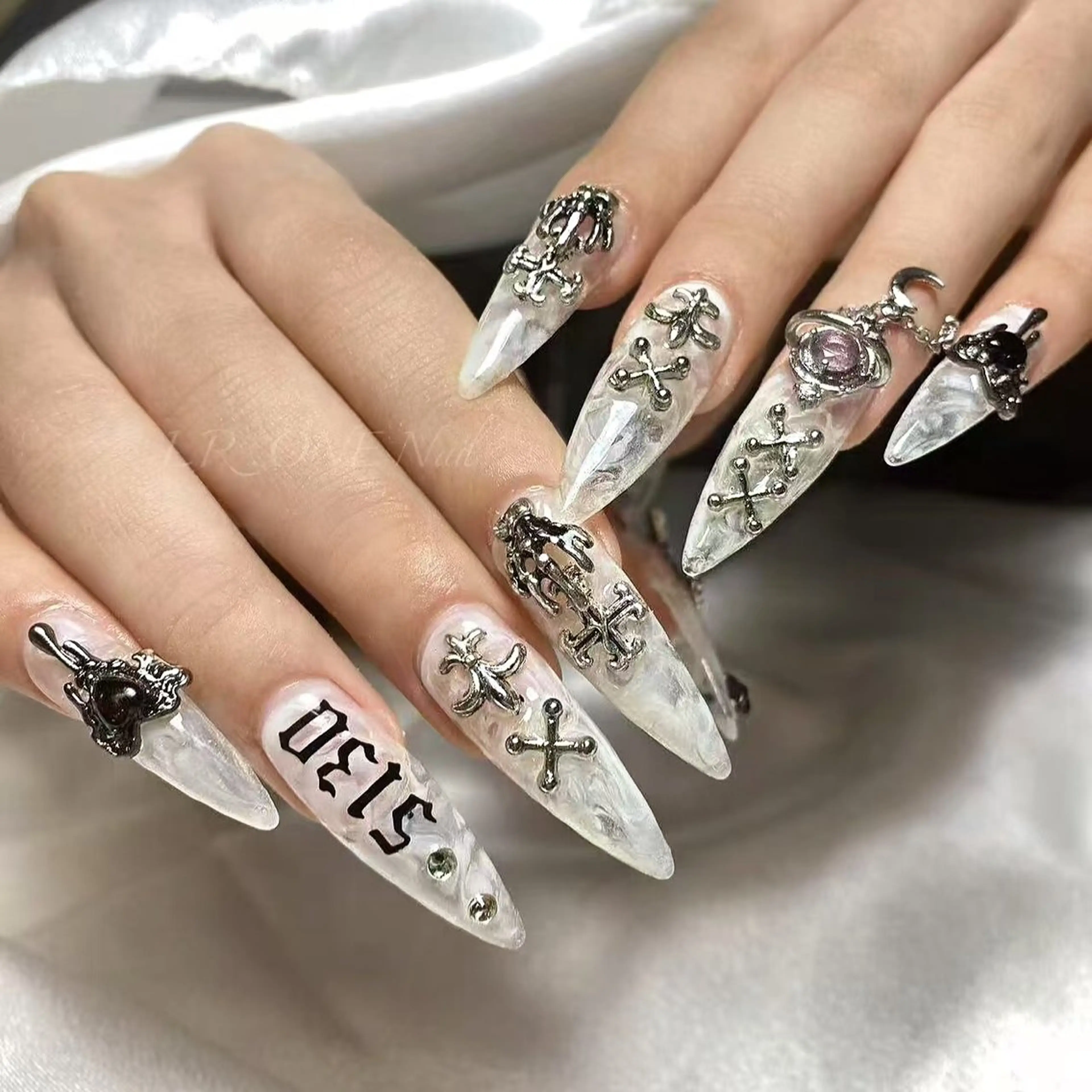 ネイル LR.ONE ヨウのネイルデザイン