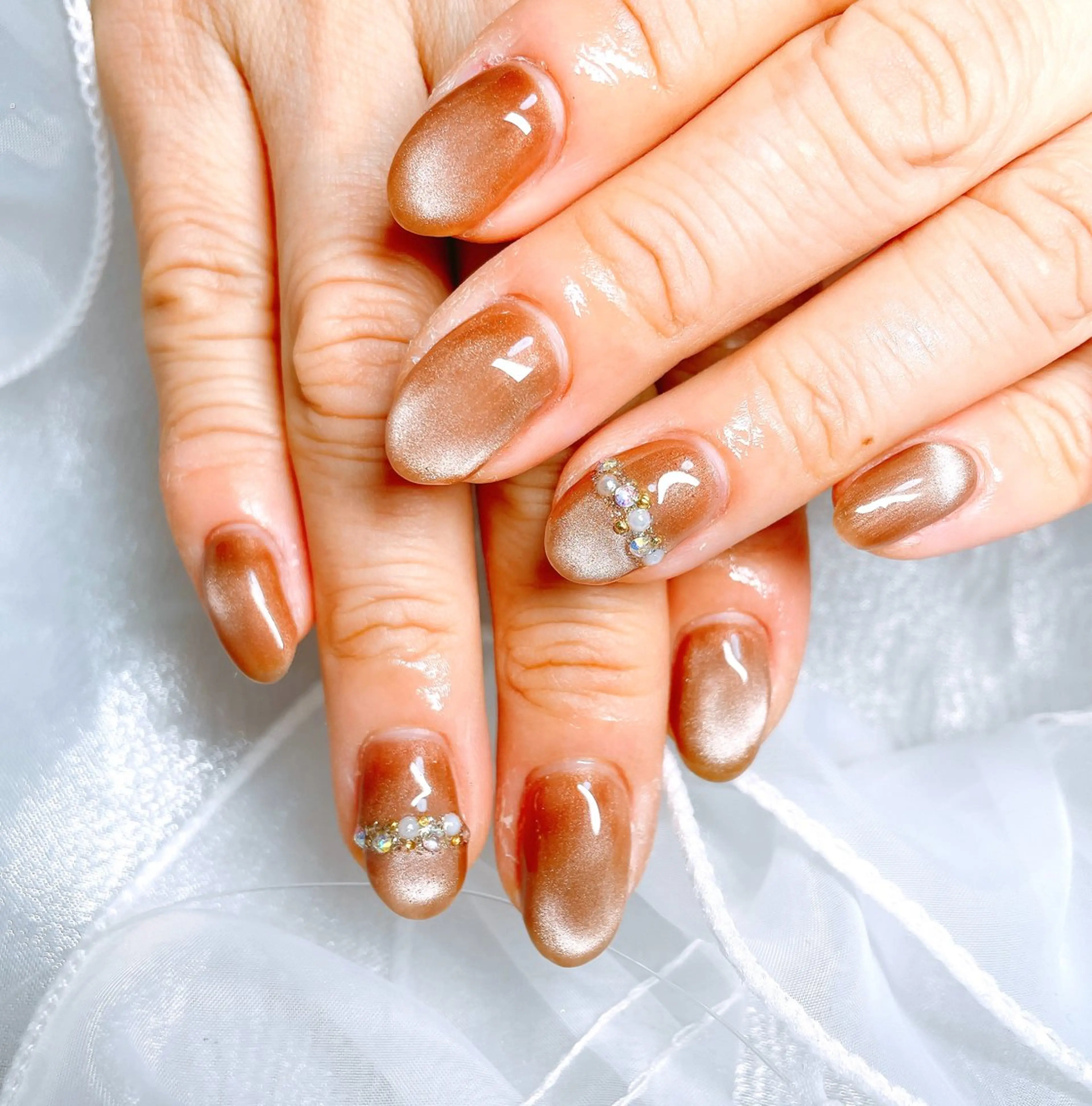 ネイル ブラウン マグネットネイル 冬ネイル ハンドネイル ハンドケア GAL_ NAILのネイルデザイン