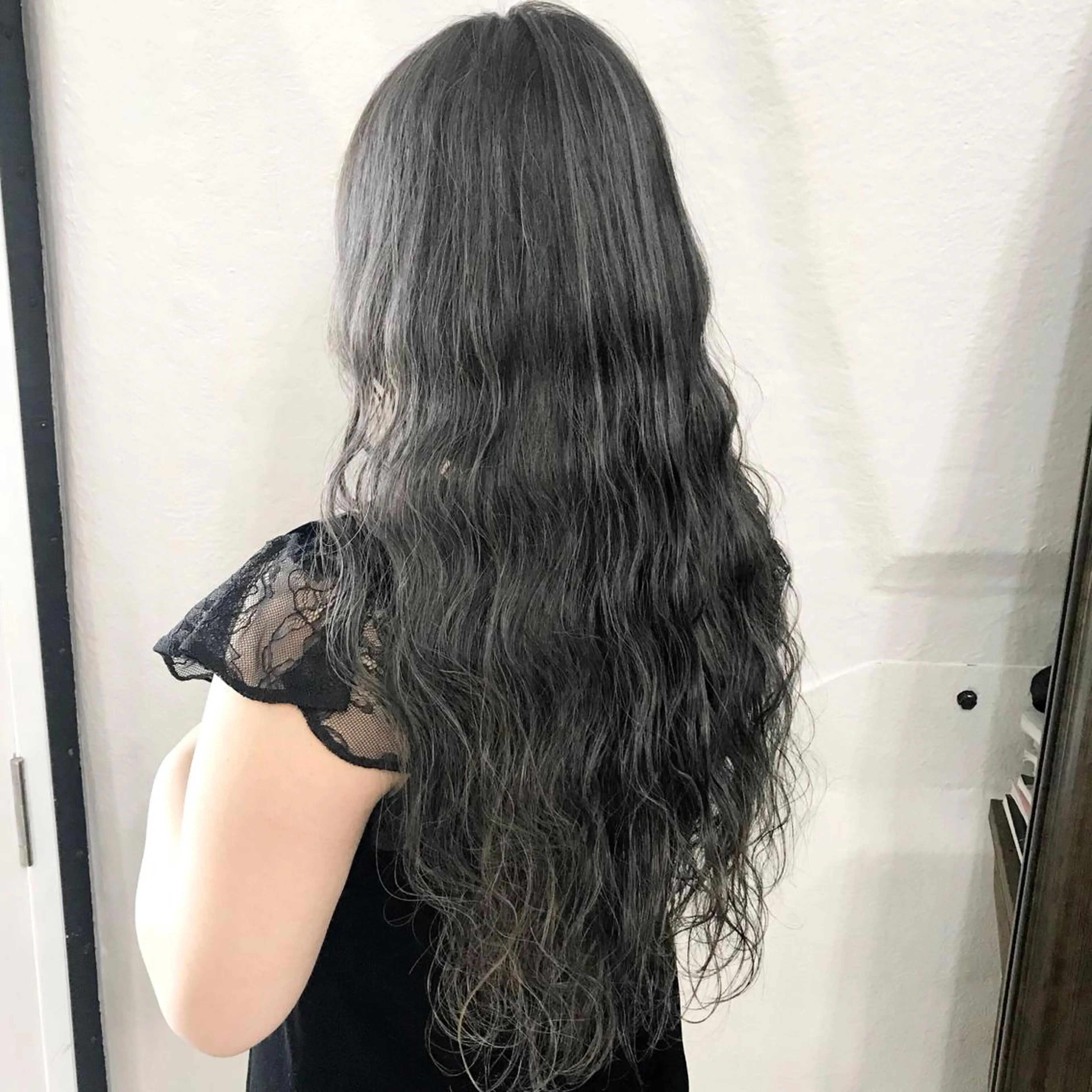 カラー ハイライトカラー ラベンダーカラー ラベンダーグレー サロウィン所属・K-POP好き美容師 🇰🇷Kai.Yのヘアスタイル