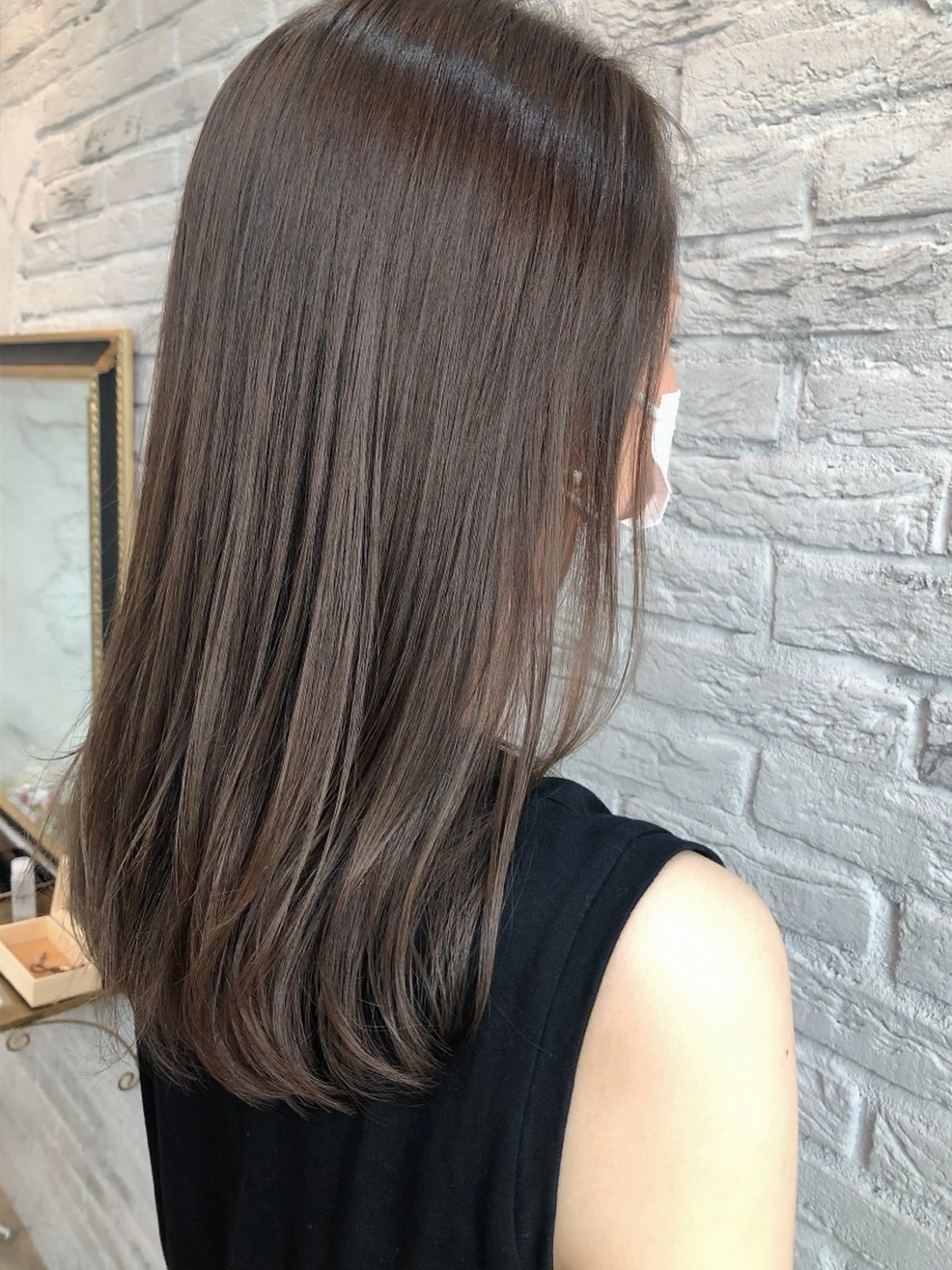 カラー LoE(ロエ)阪口 杏瞳のヘアスタイル