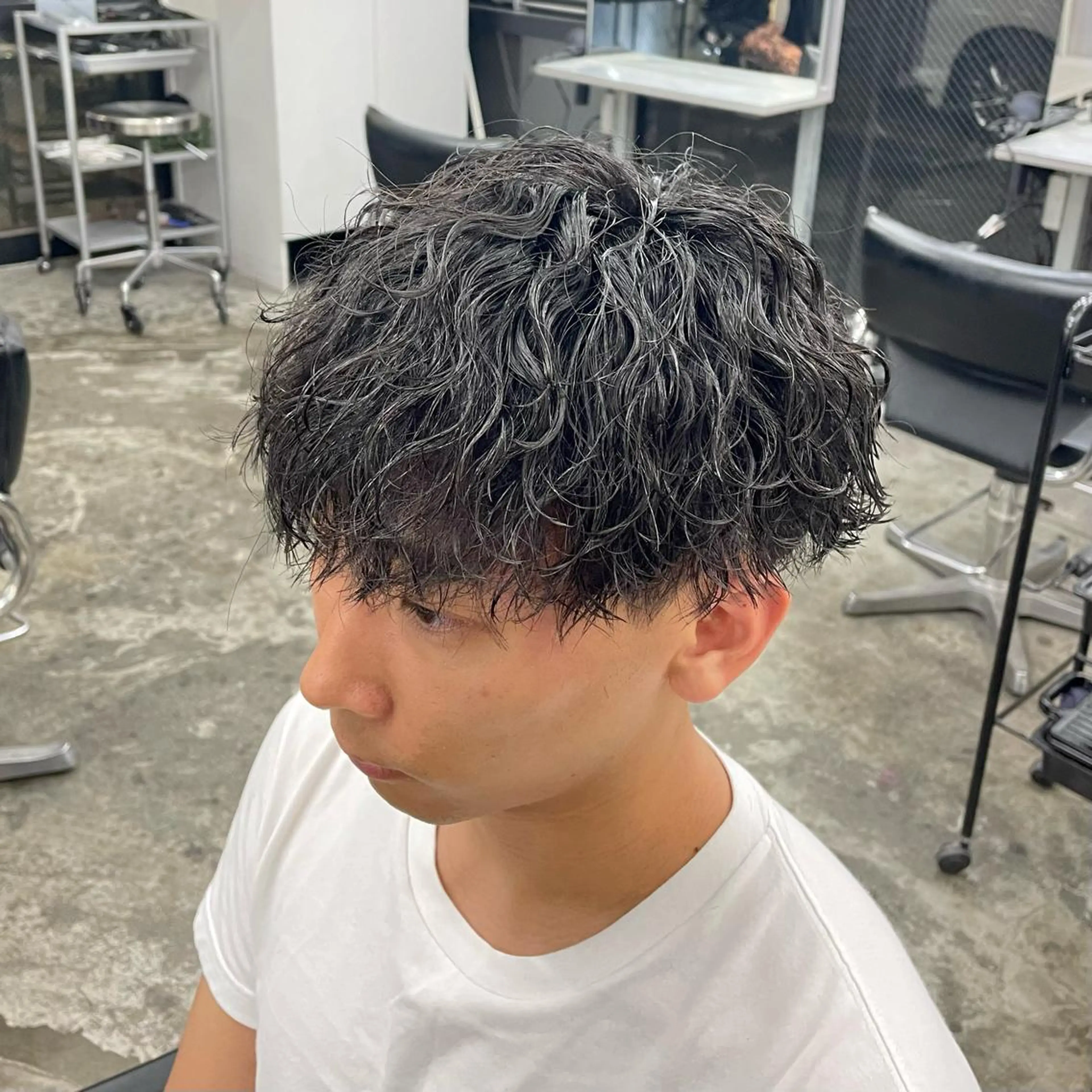 ショート パーマ メンズ 波巻きパーマ カット パーマ メンズ特化美容師/ 藤戸 椋のヘアスタイル