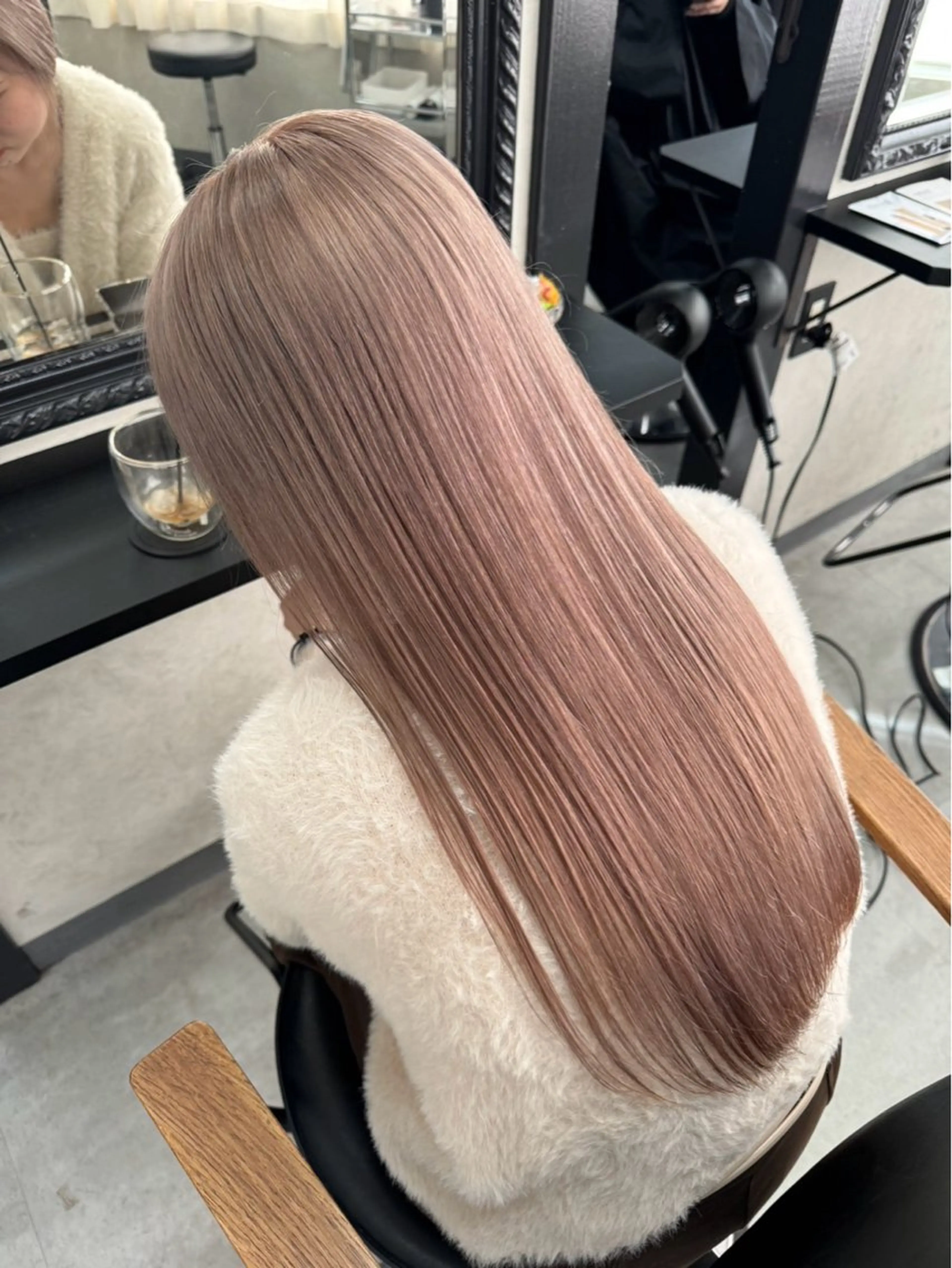 カラー 安田 愛琉のヘアスタイル