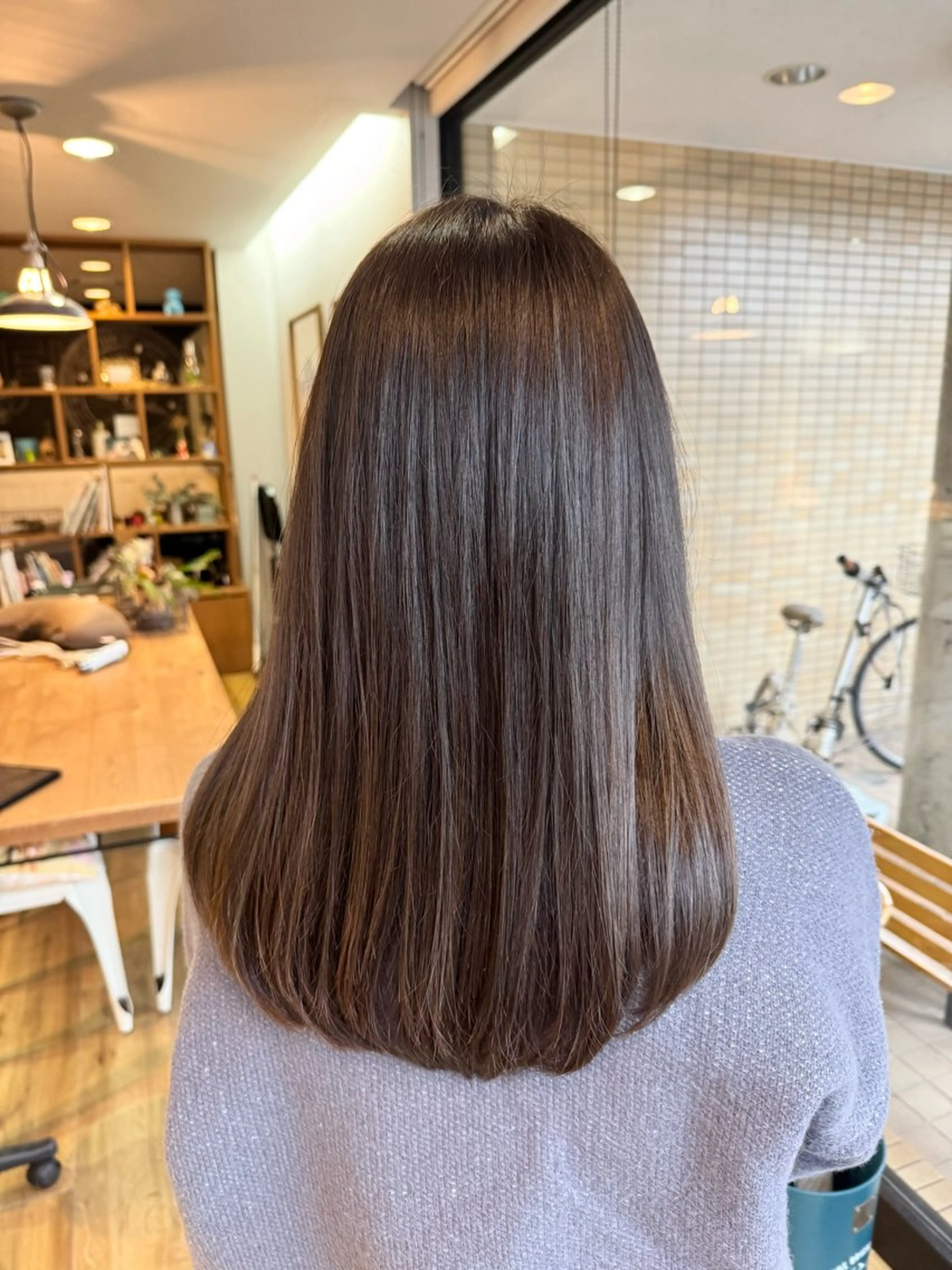 ロング カラー グレージュ カット ヘアカラー トリートメント ツキダテ ユイのヘアスタイル