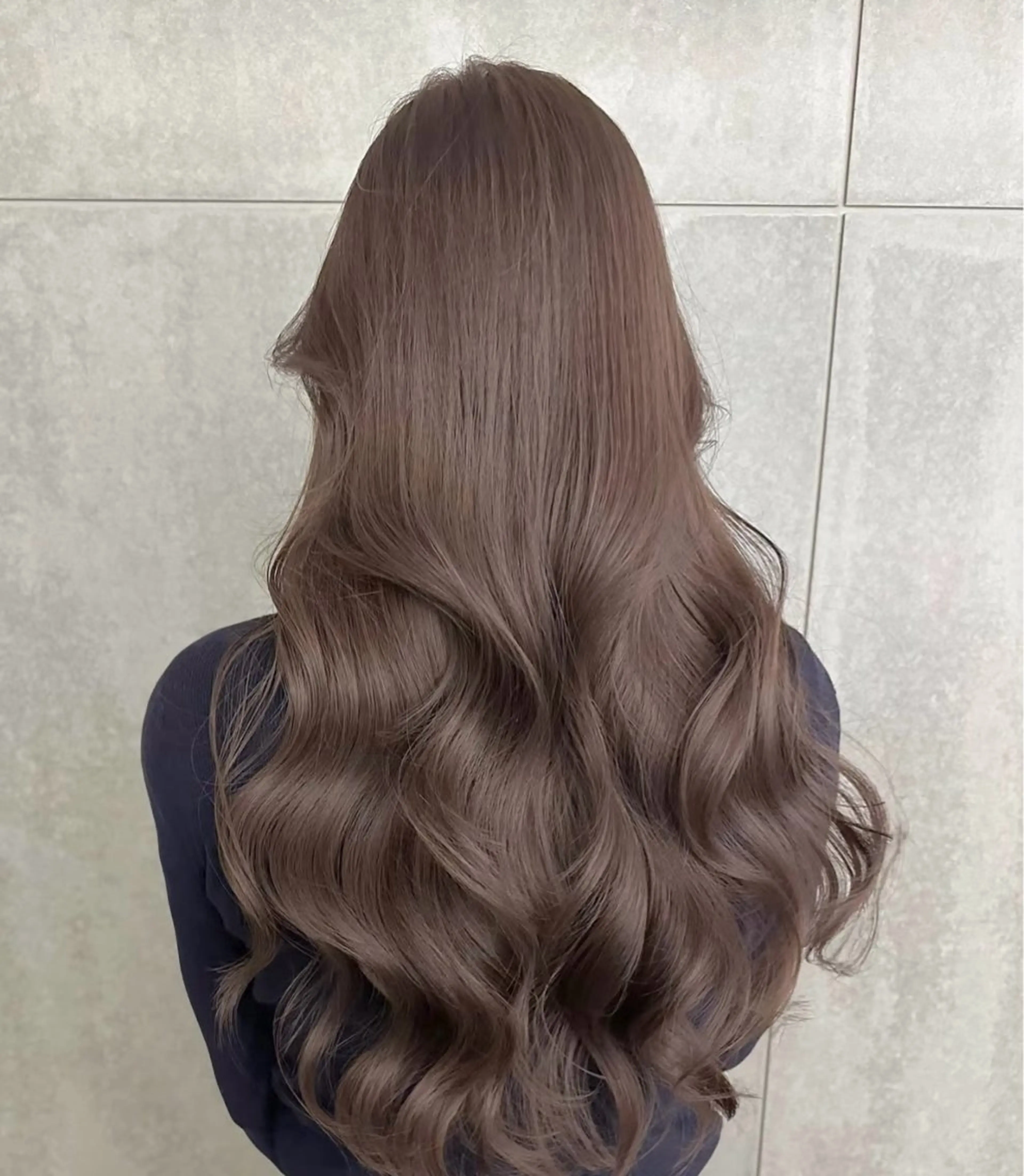ミディアム カラー カット ヘアカラー トリートメント ヘアセット 🫧艶ダブルカラー ブリーチ🫧トモヤのヘアスタイル