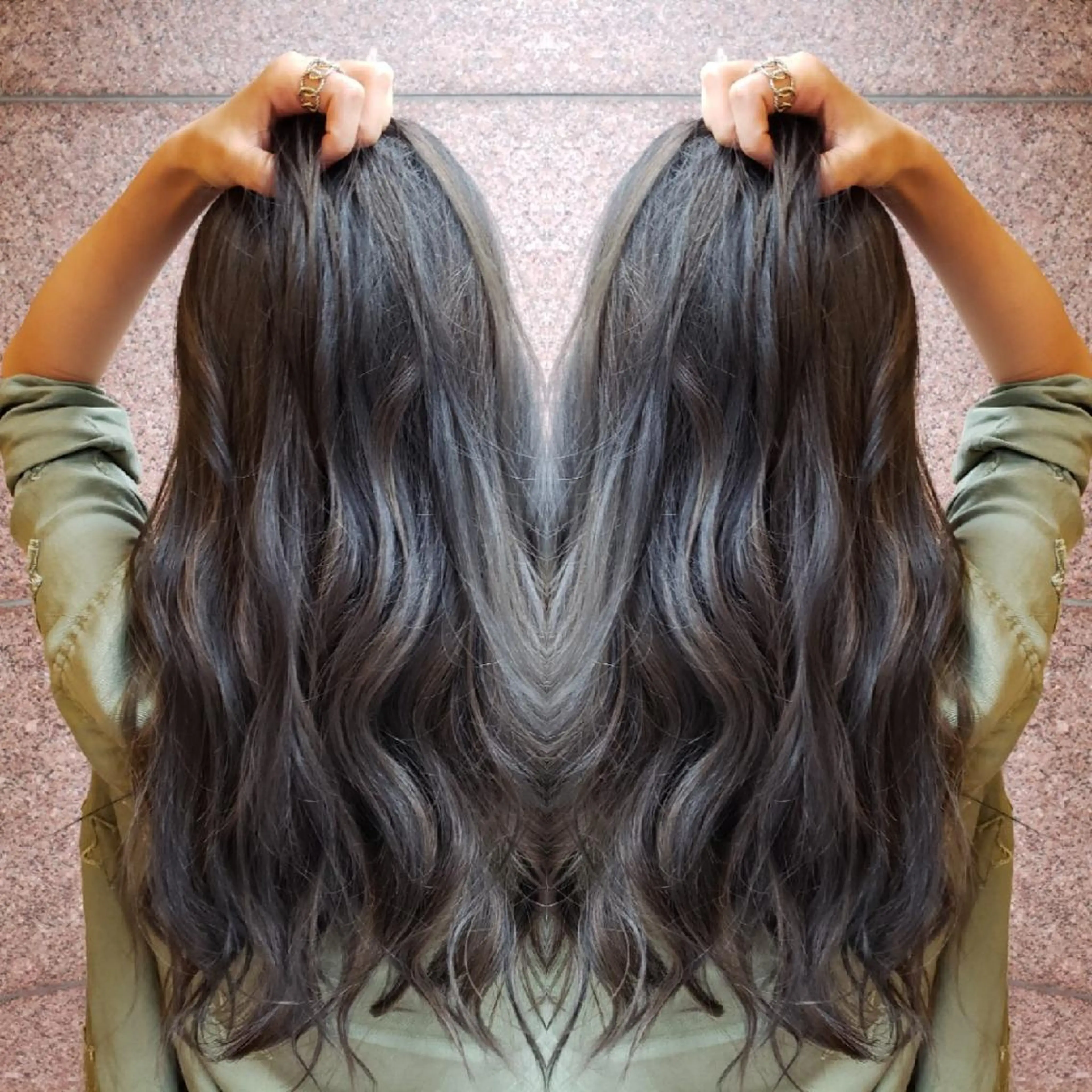 ロング カラー アッシュ 透明感カラー ハイライトカラー ハイライト 美谷添（ミヤゾエ） まどか大人ヘアサロンのヘアスタイル