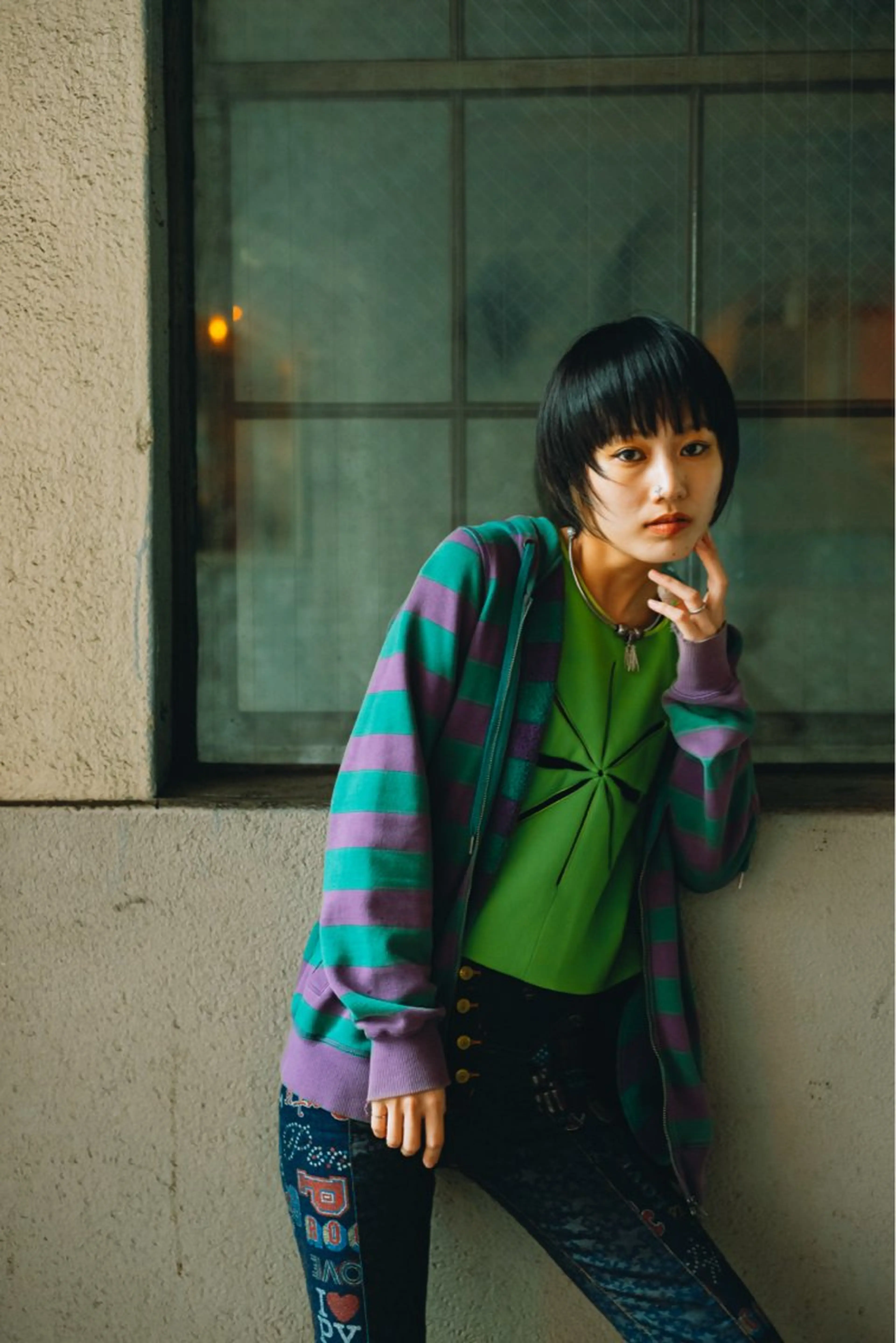 ショート ショートレイヤー 顔まわりレイヤー レイヤーカット ショートヘア 梅田/ベージュカラー /ブリーチカラーのヘアスタイル