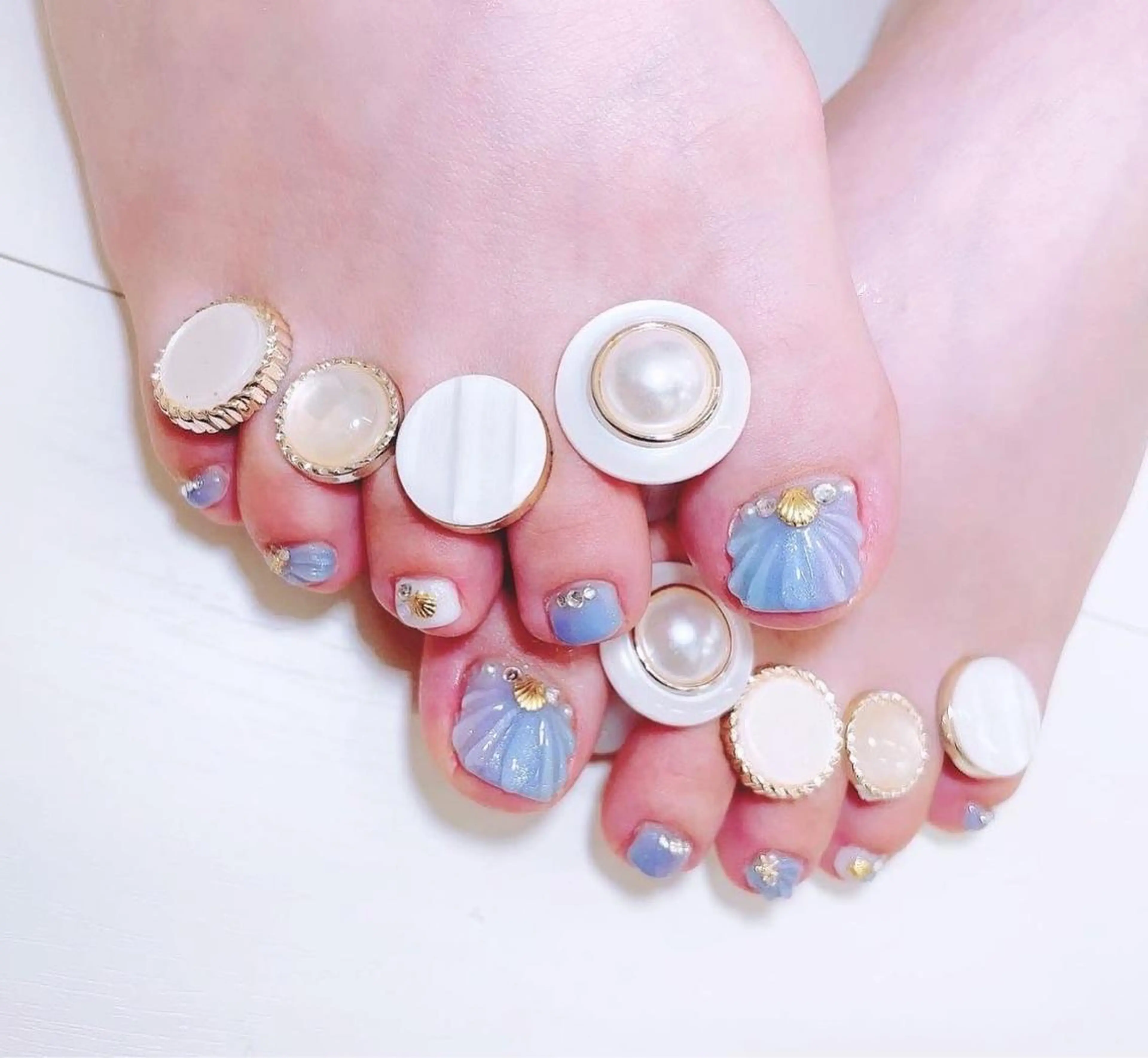ネイル オーロラネイル フットネイル ジェルネイル ハードジェル キラキラネイル Lilas Nailのネイルデザイン