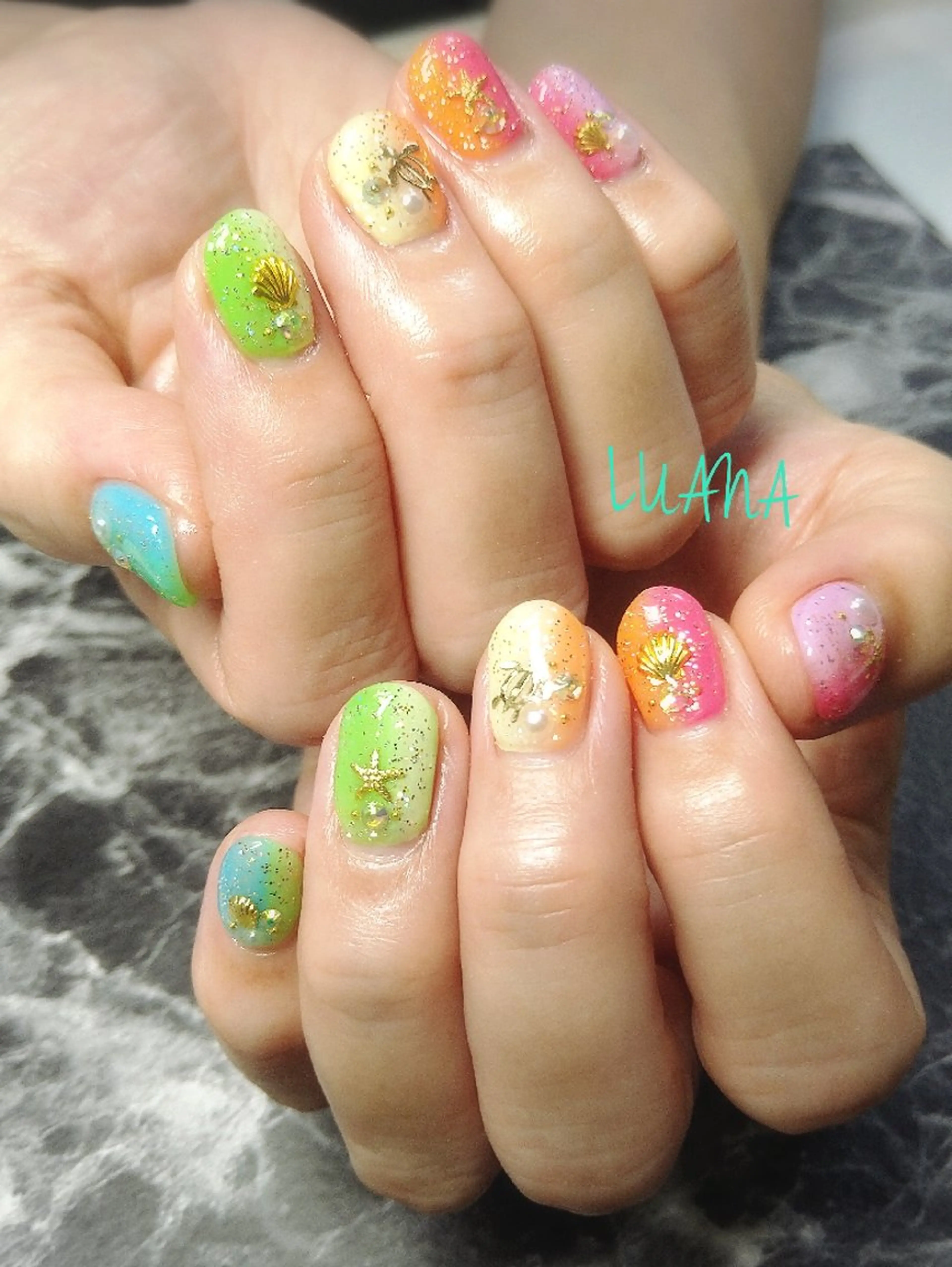 ネイル ハンドネイル LUANA  TAKAHASHIのネイルデザイン