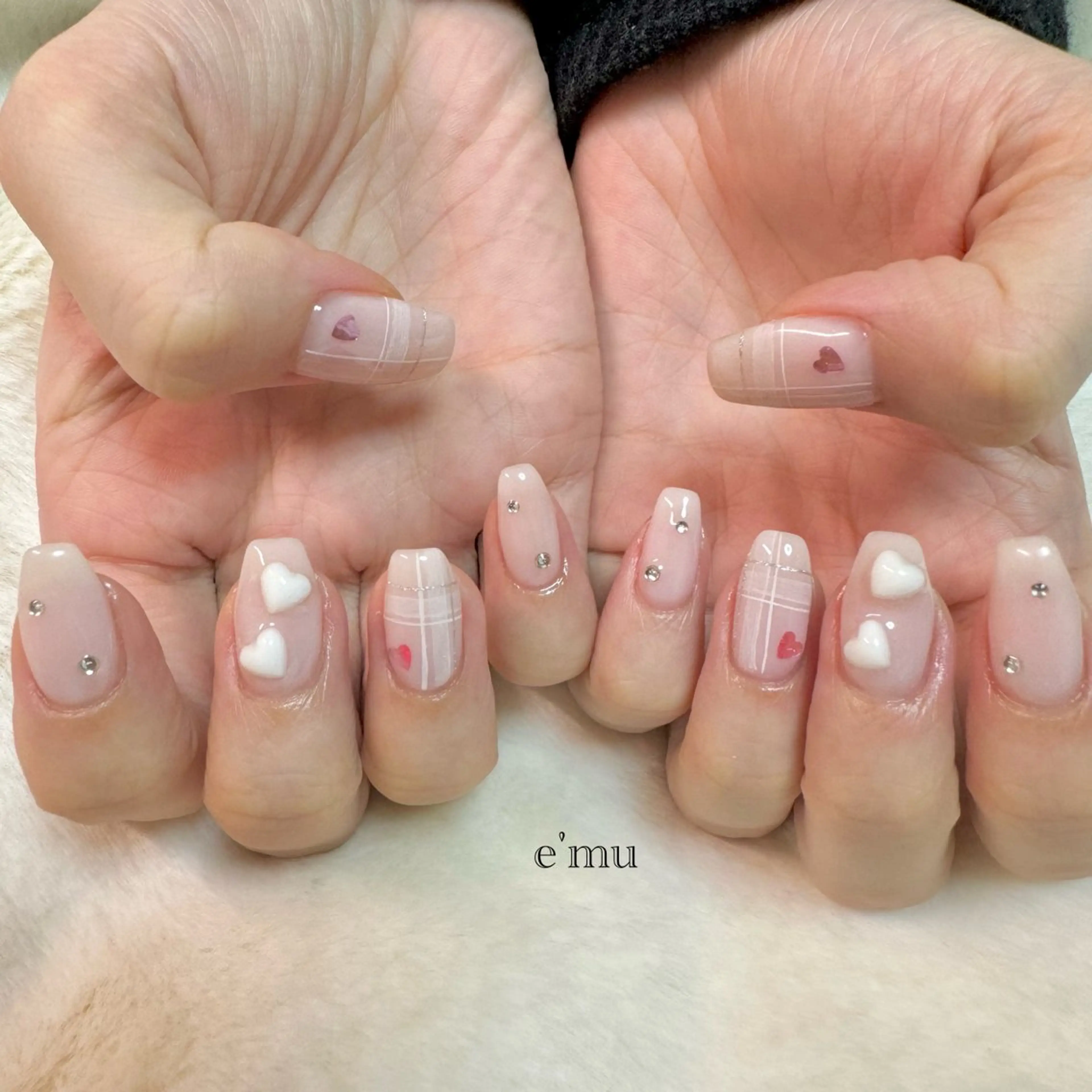 ネイル ガーリー ハンドネイル nail salon e'mu💐のネイルデザイン