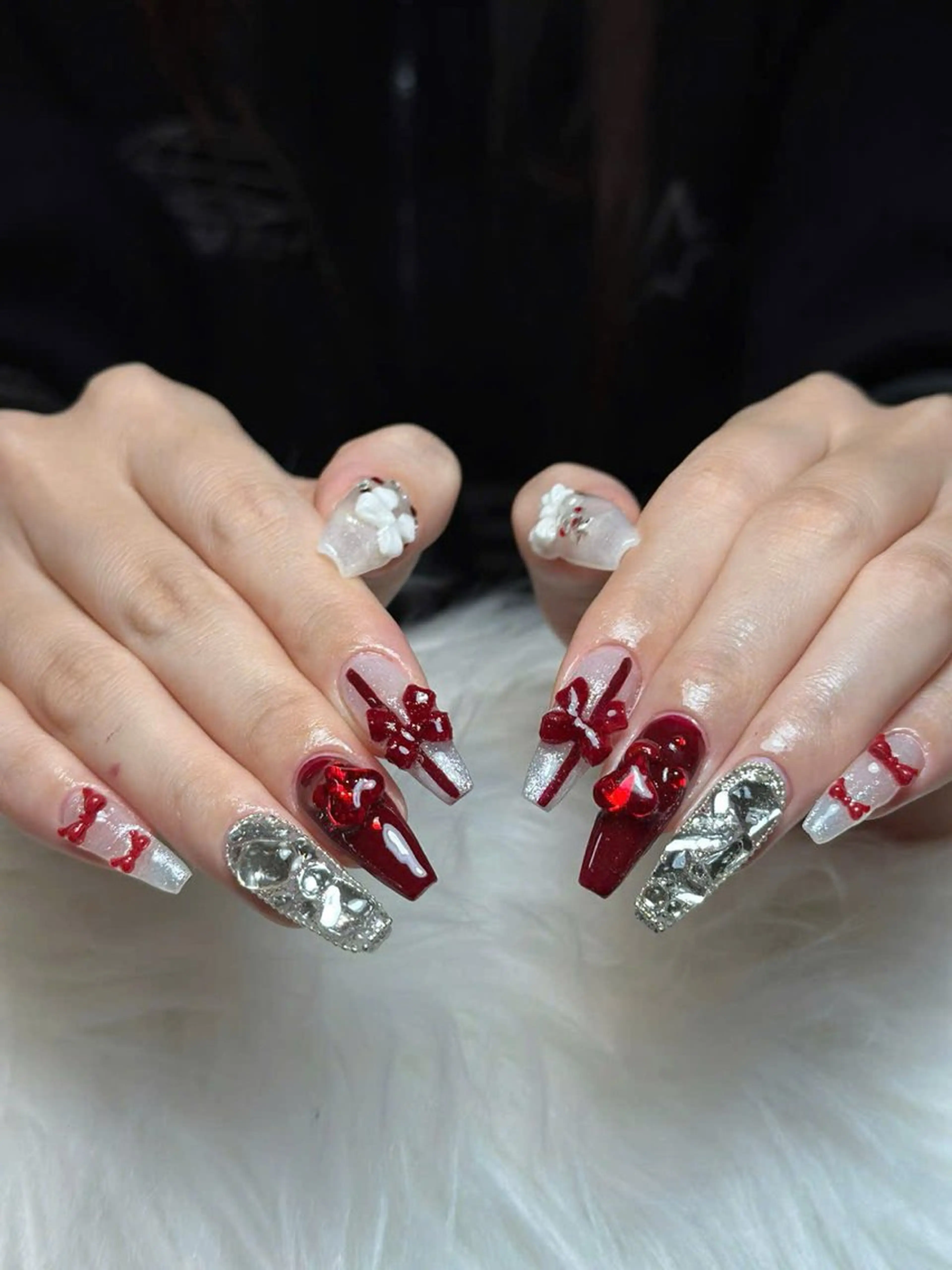 ネイル キラキラネイル 韓国ネイル ロングネイル リボン ストーンネイル ハンドネイル Haruki Nail Salonのネイルデザイン