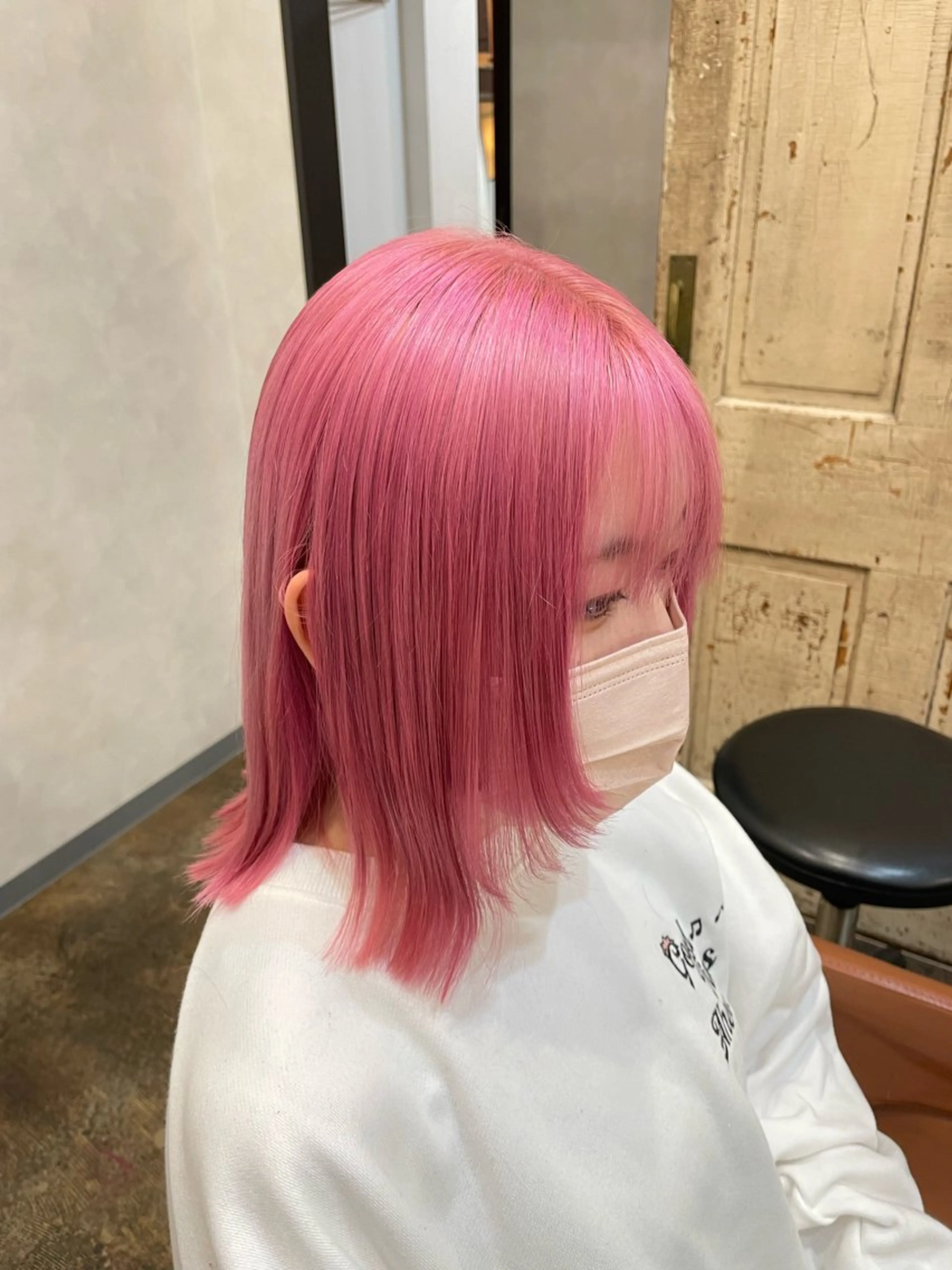 ミディアム カラー ブリーチ ピンクカラー カット ヘアカラー 小川 舜人のヘアスタイル