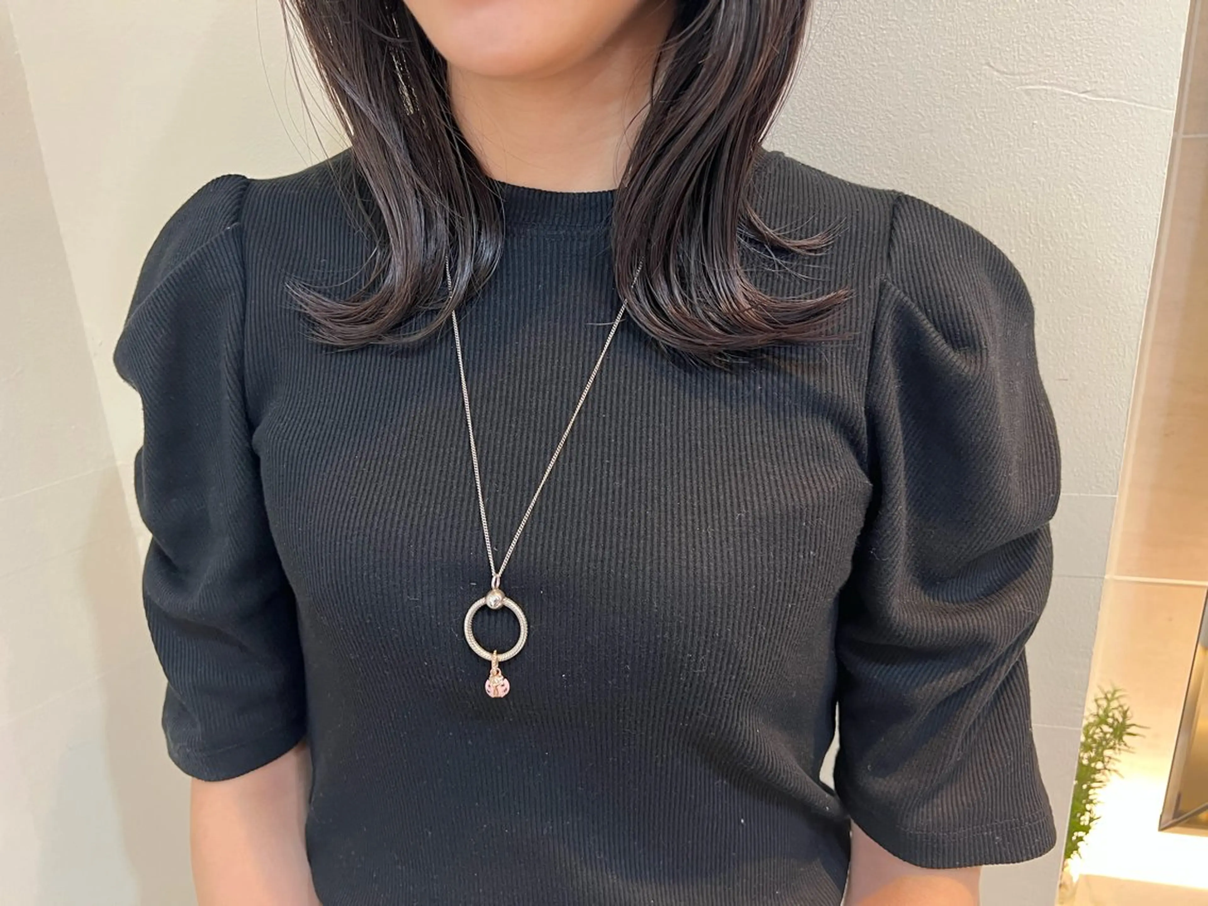 ミディアム くびれヘア 韓国風ヘア 外ハネヘア FLIP B AVEDA所属・大川 愛未のヘアスタイル