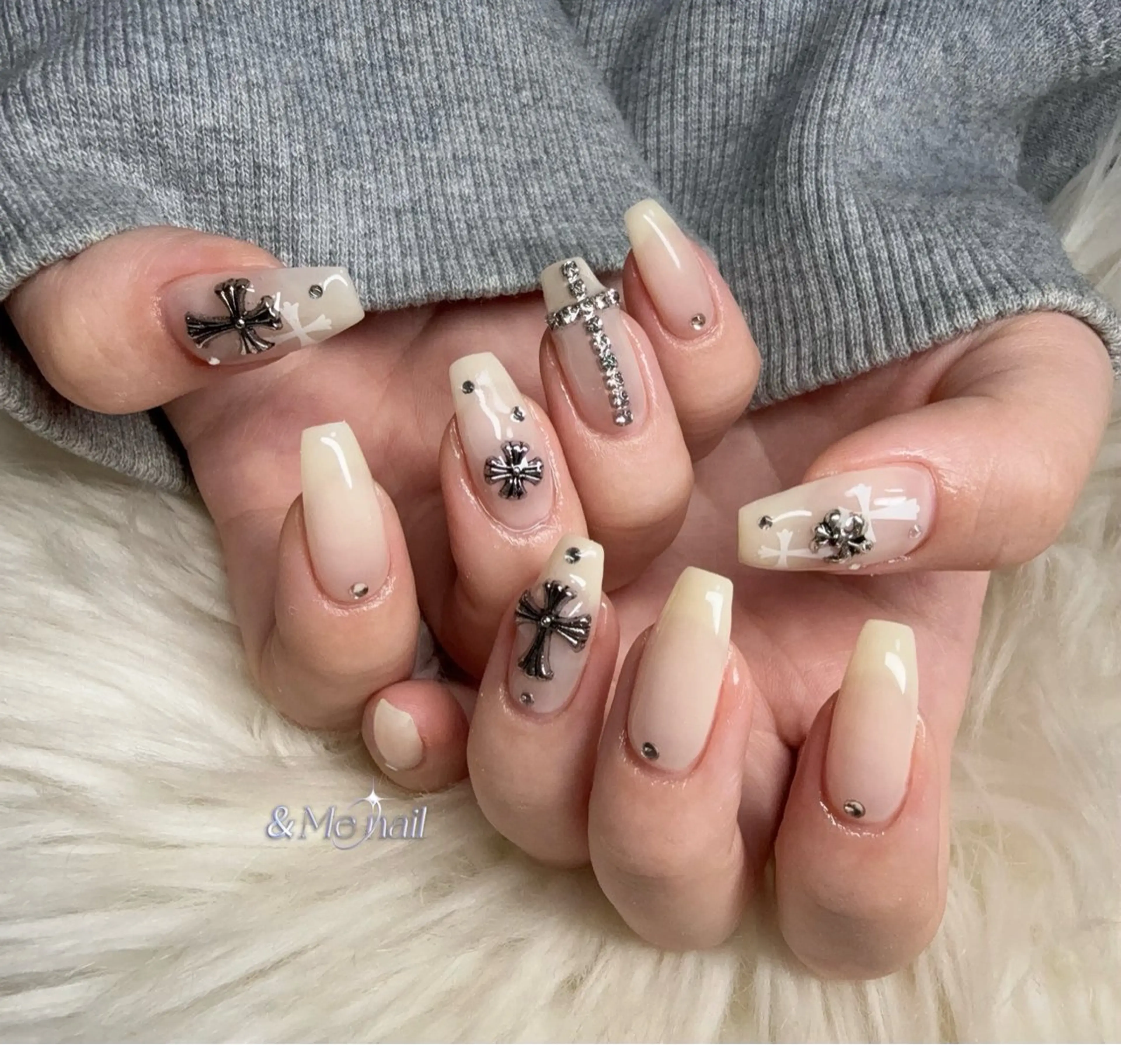 ネイル ハンドネイル &ME タカのネイルデザイン