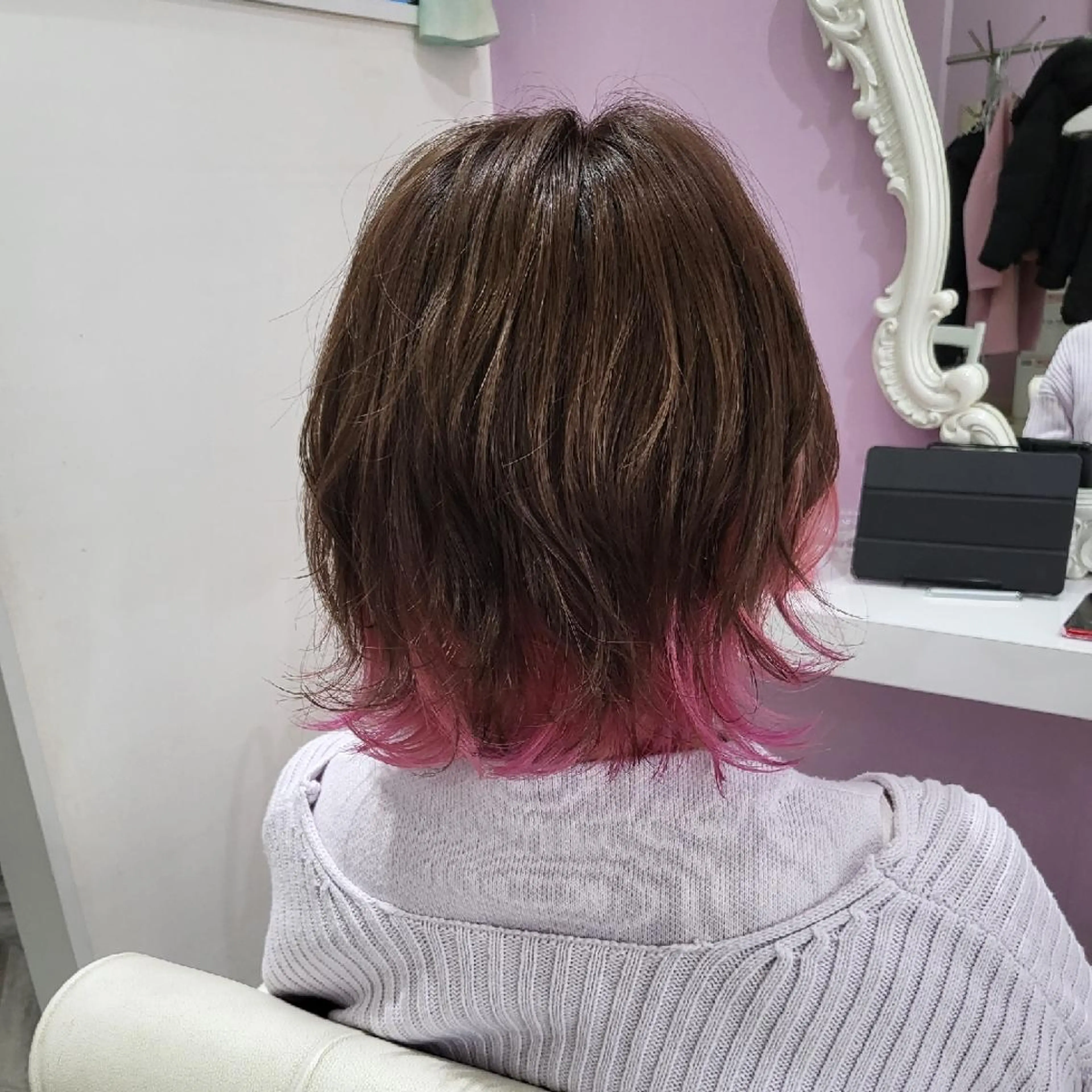 ミディアム カラー ヘアアレンジ ネイル ベージュカラー インナーカラー ピンクカラー ピンク ナカシマ  アユミのヘアスタイル