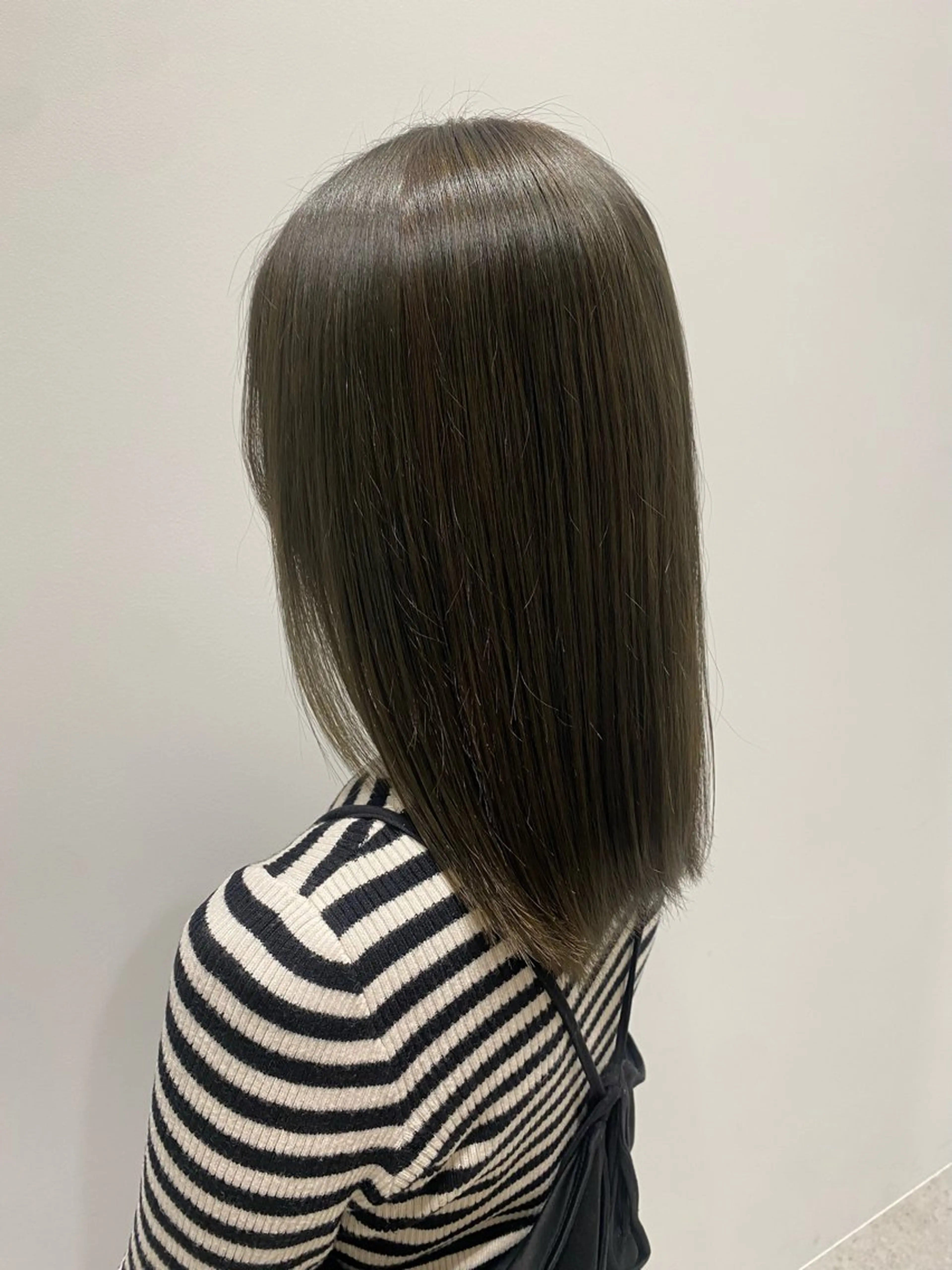 ミディアム カラー 透明感カラー イルミナカラー ヘアカラー mina🪐立川駅/ 無料ショートカットのヘアスタイル