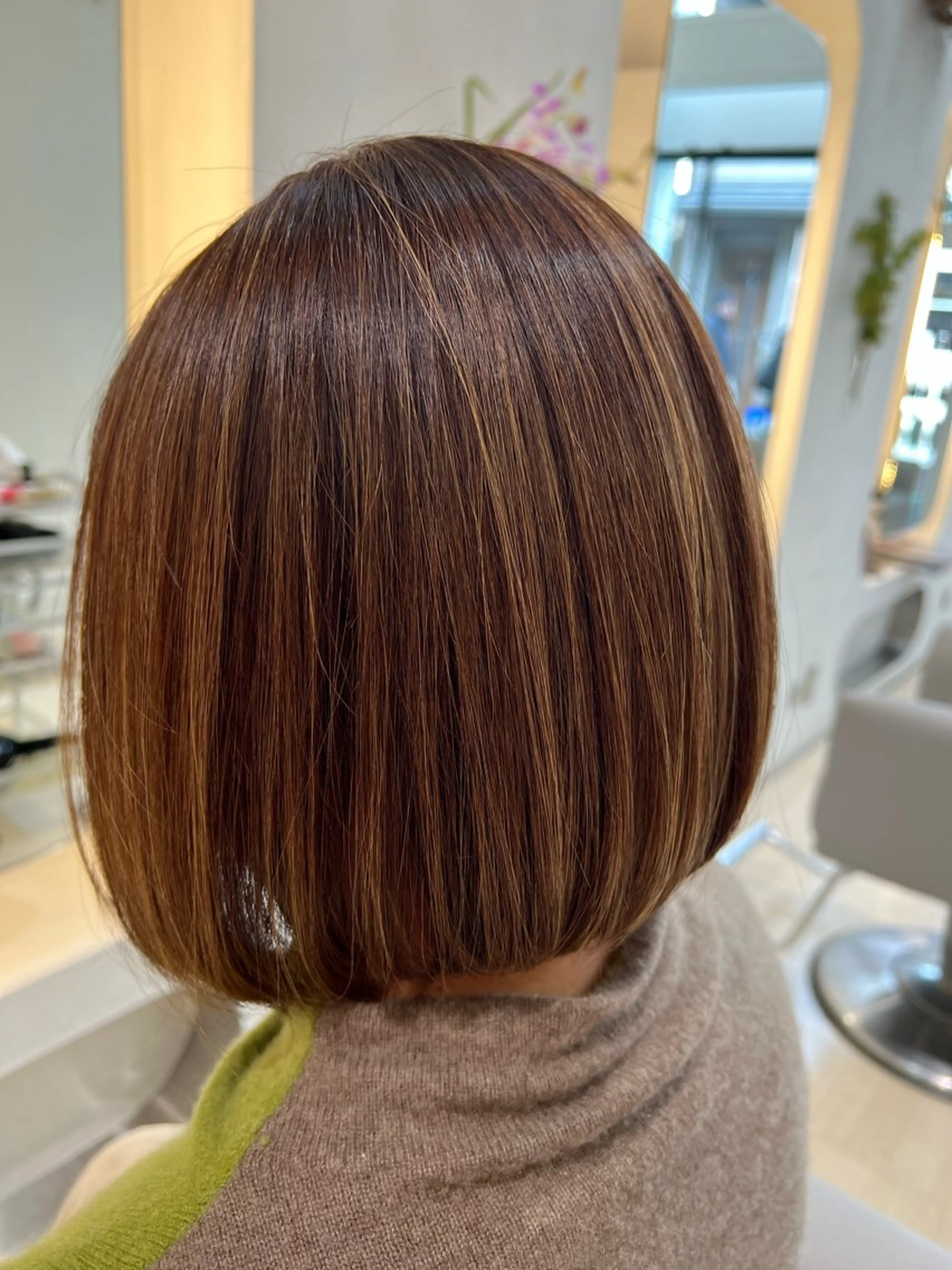 ミディアム カラー パーマ カット ヘアカラー トリートメント 堀井 凌平のヘアスタイル