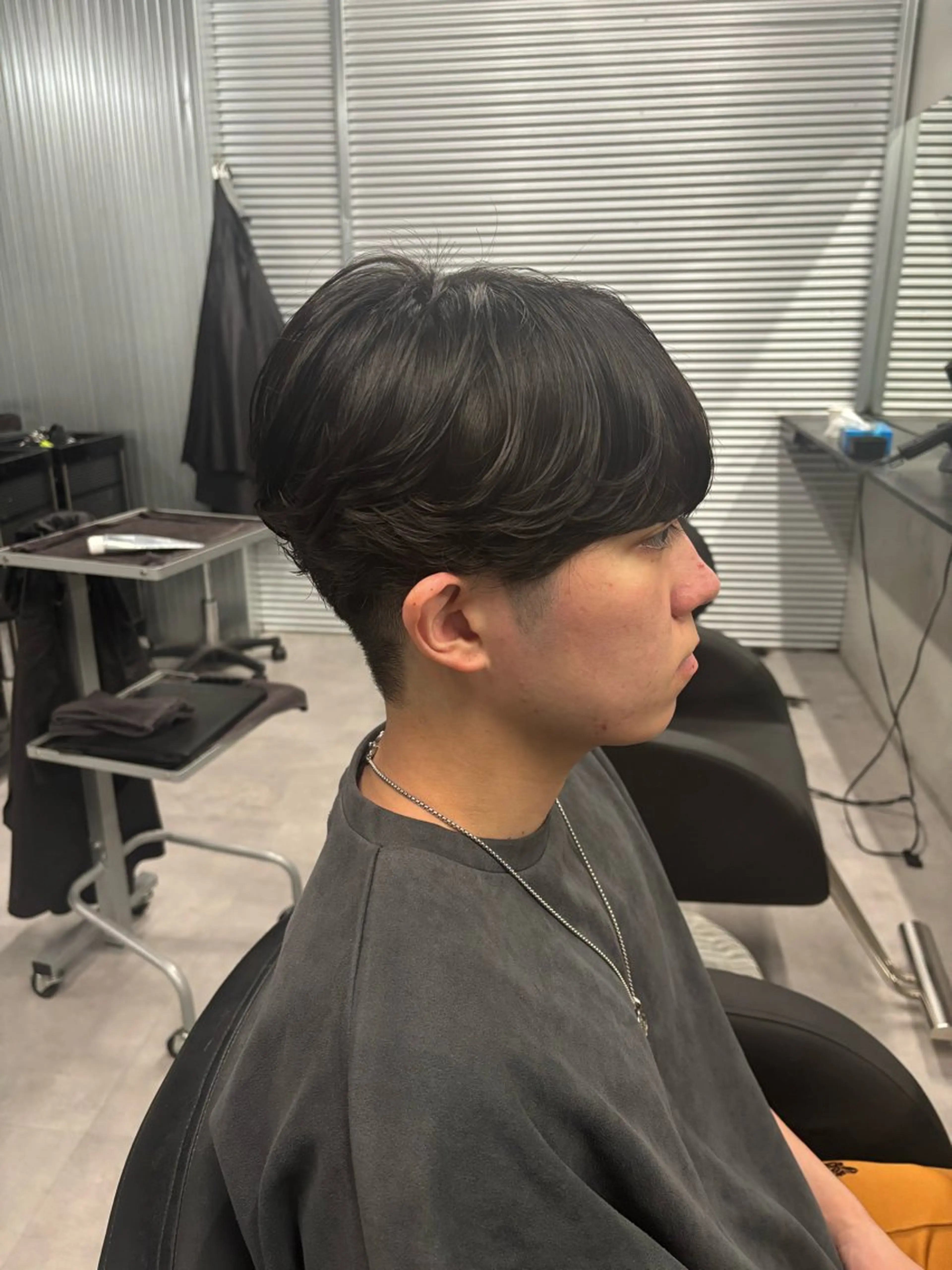 パーマ メンズ マッシュ シースルーマッシュ ニュアンスパーマ カット パーマ トリートメント 波巻き/ツイスパ/ 短髪/鈴木俊也のヘアスタイル