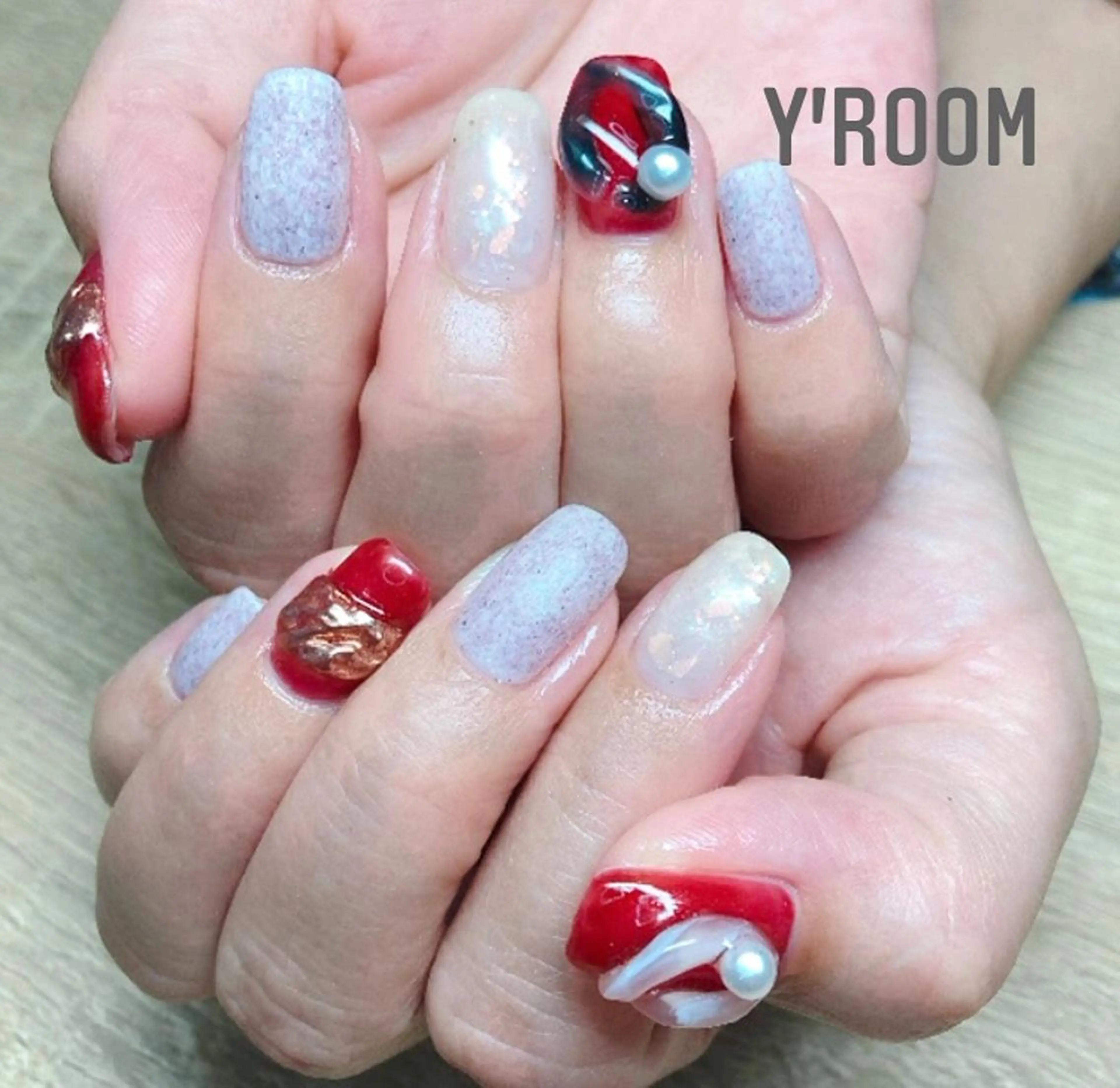 ネイル オーロラネイル べっ甲ネイル フラッシュネイル ジェルネイル 氷ネイル・うるうるネイル ハンドネイル YUKA （ネイリスト）のネイルデザイン