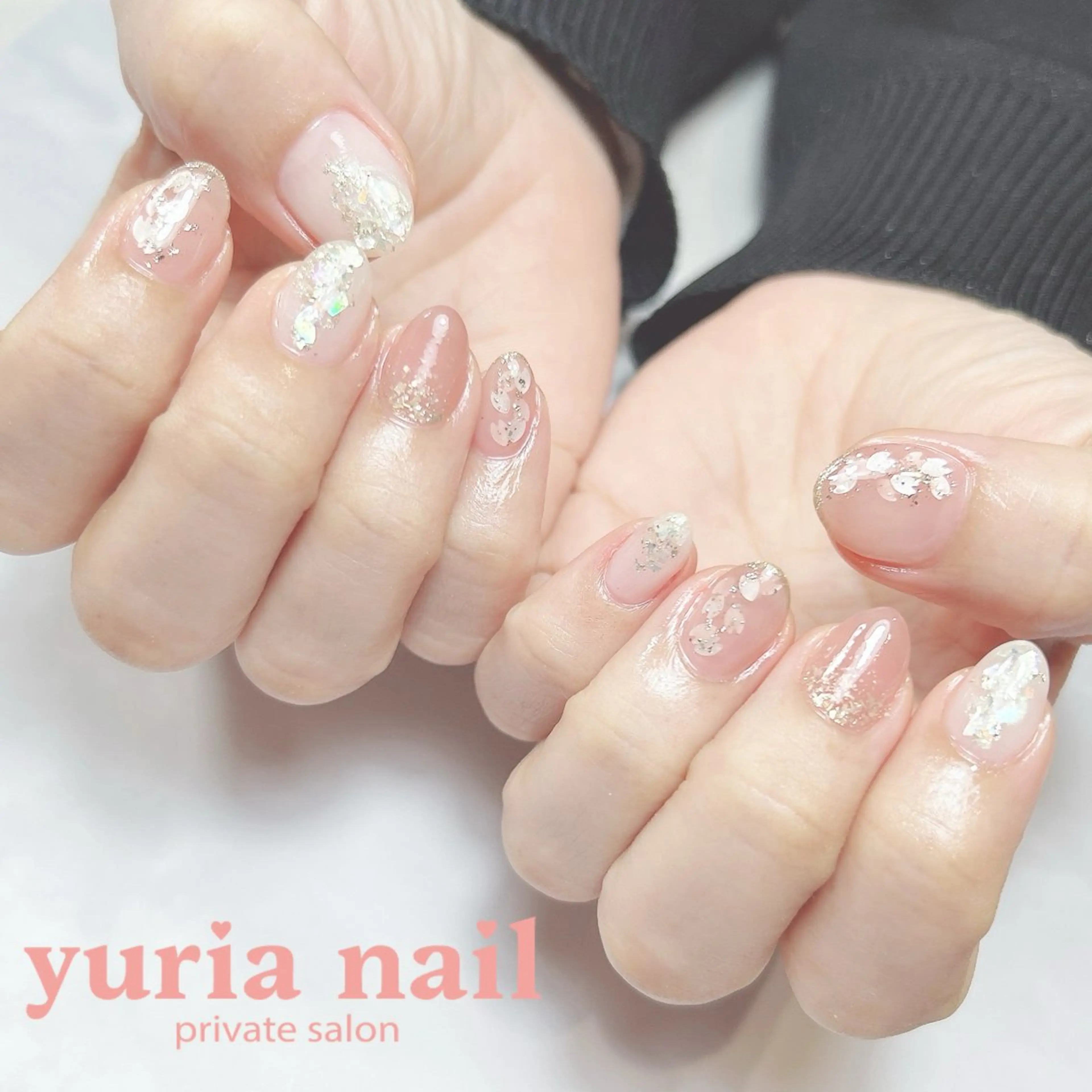 ネイル 桜ネイル ジェルネイル ホログラムネイル ピンク ホワイト ハンドネイル 小林 ゆりあのネイルデザイン