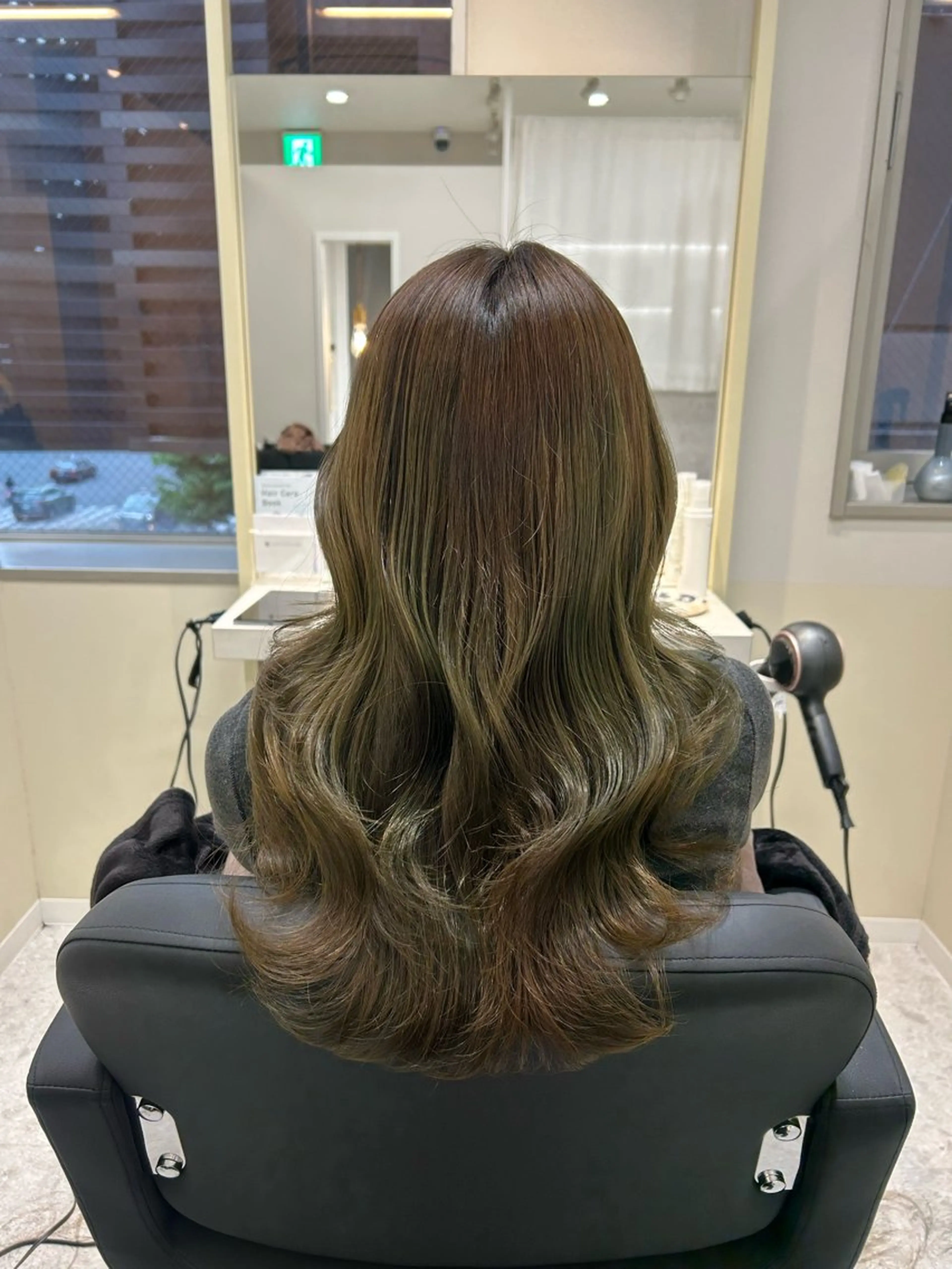 ロング カラー レイヤーカット カット ヘアカラー トリートメント 🩰ニシムラヒカリ 半個室salon♡*のヘアスタイル