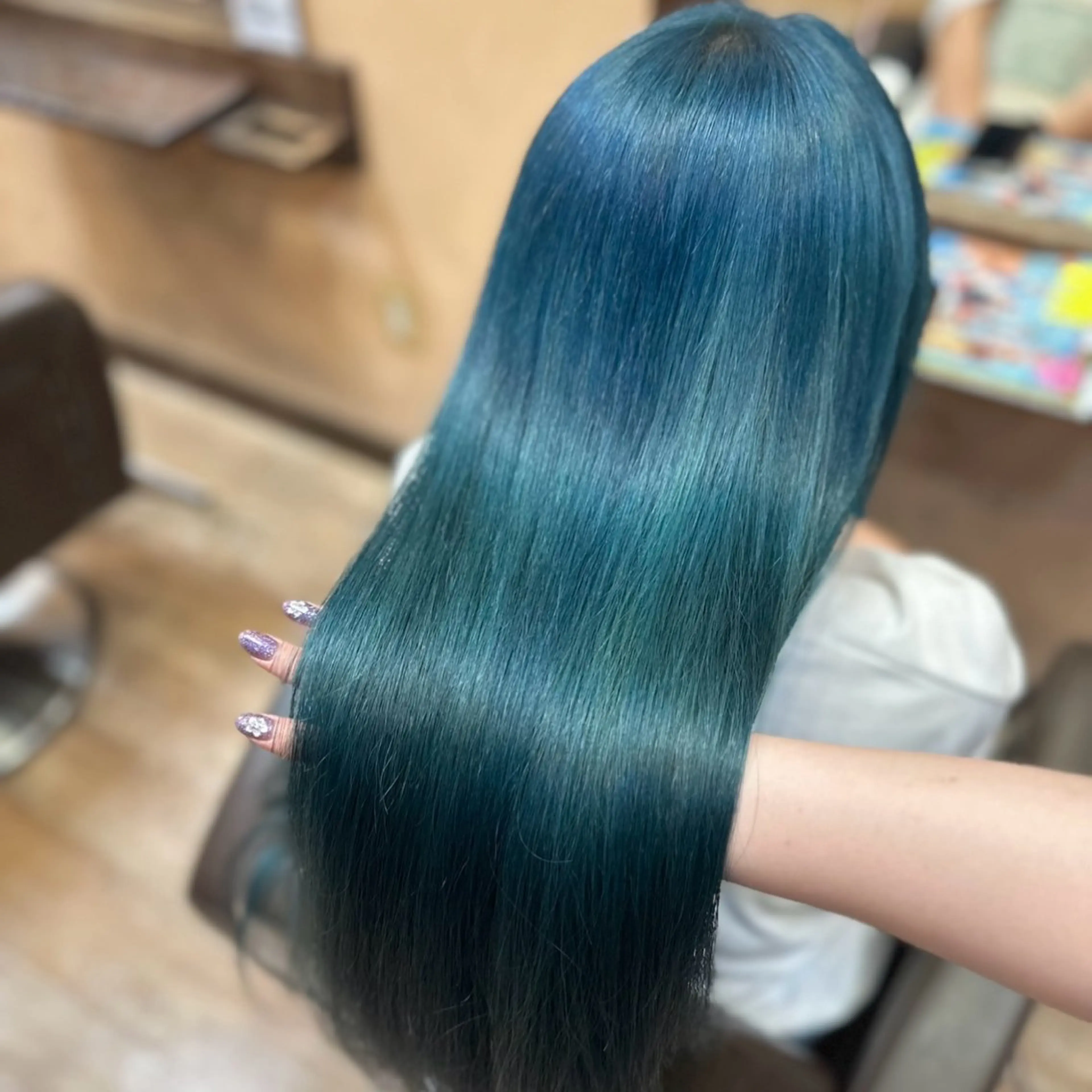 ロング カラー ブルーカラー ヘアカラー ブリーチ🩵レイヤー Maho🐻‍❄️のヘアスタイル