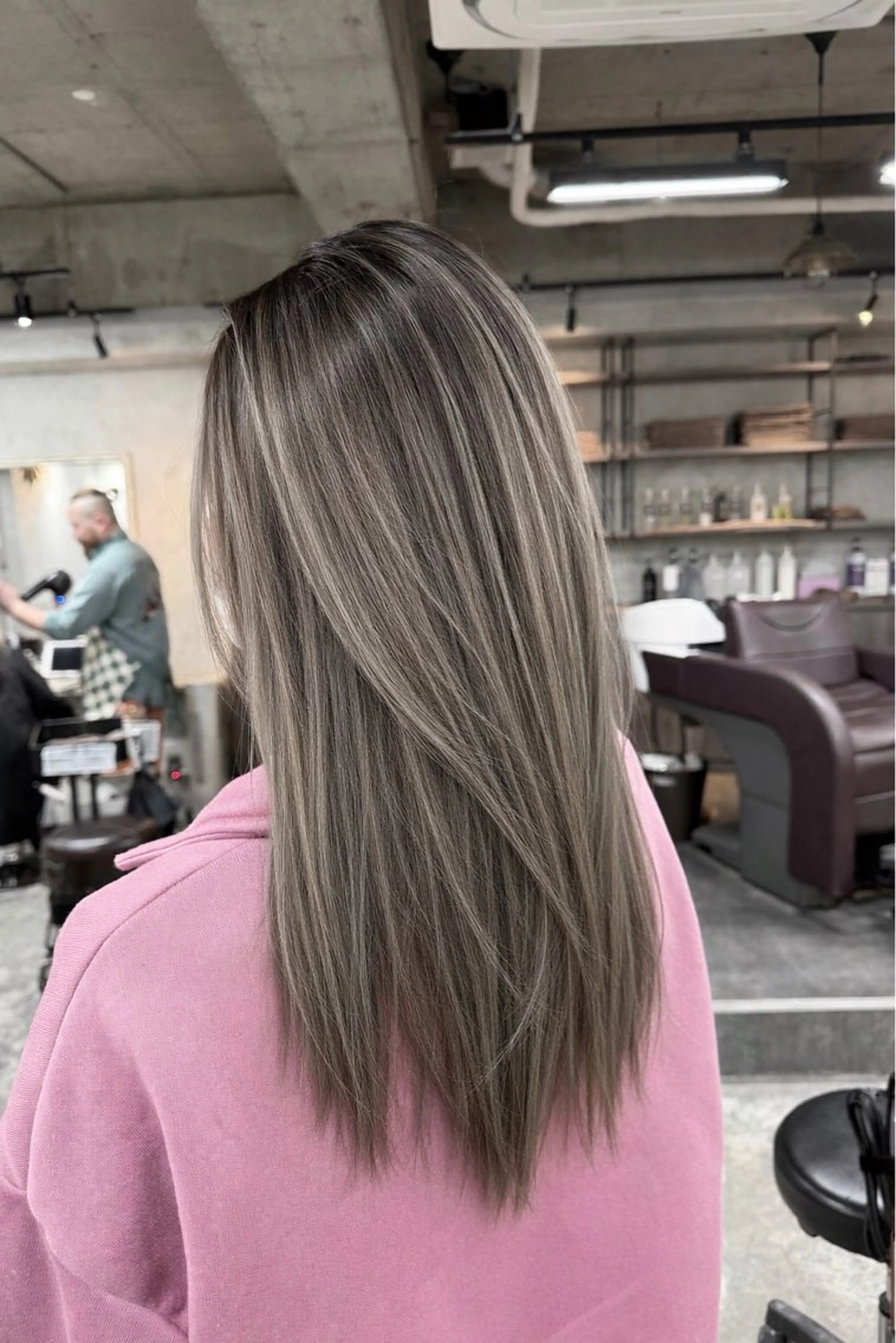 ロング ヘアカラー トリートメント 横浜🦋ハイトーン 🫐シャドウルーツのヘアスタイル