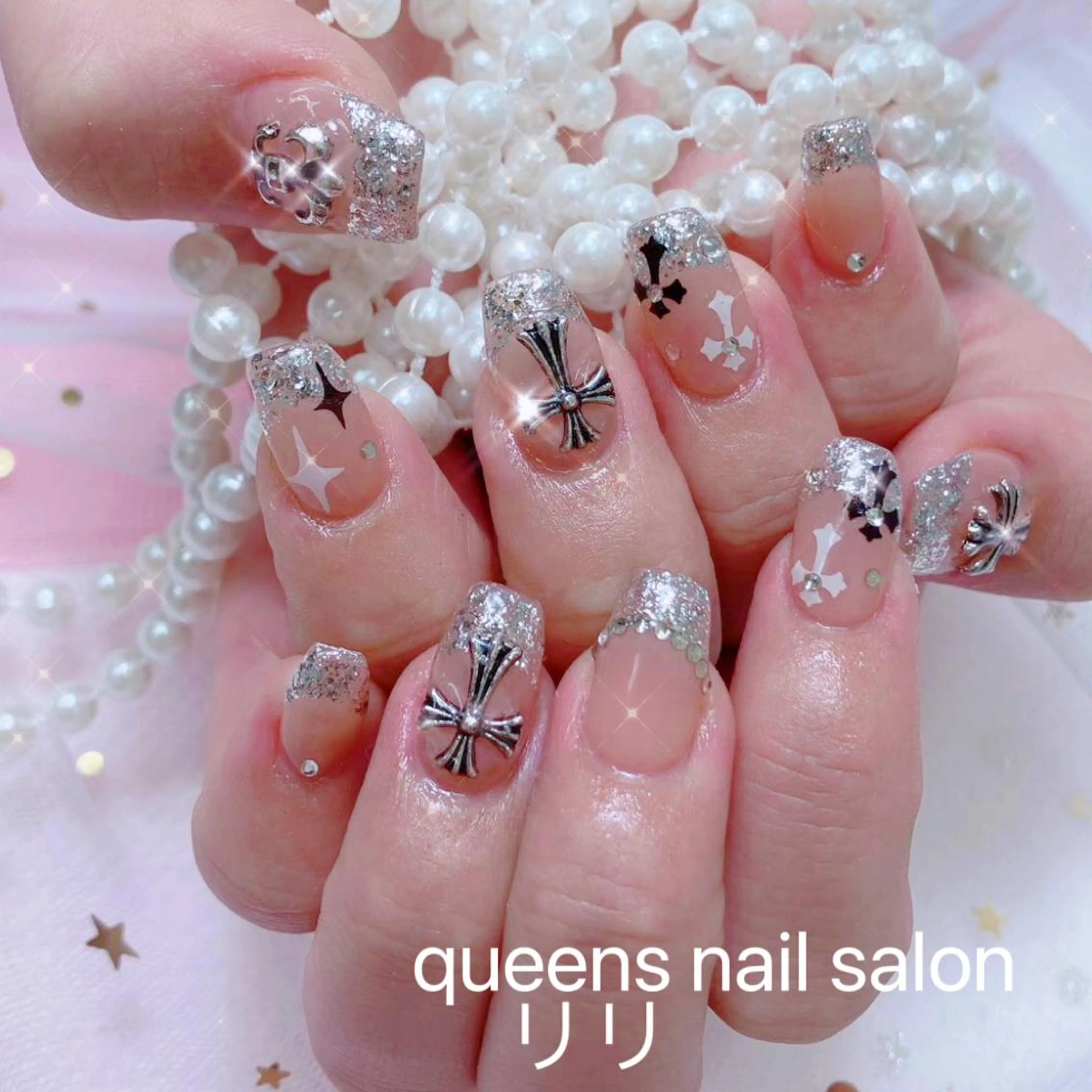 ネイル queensnail 🧸mikaのネイルデザイン