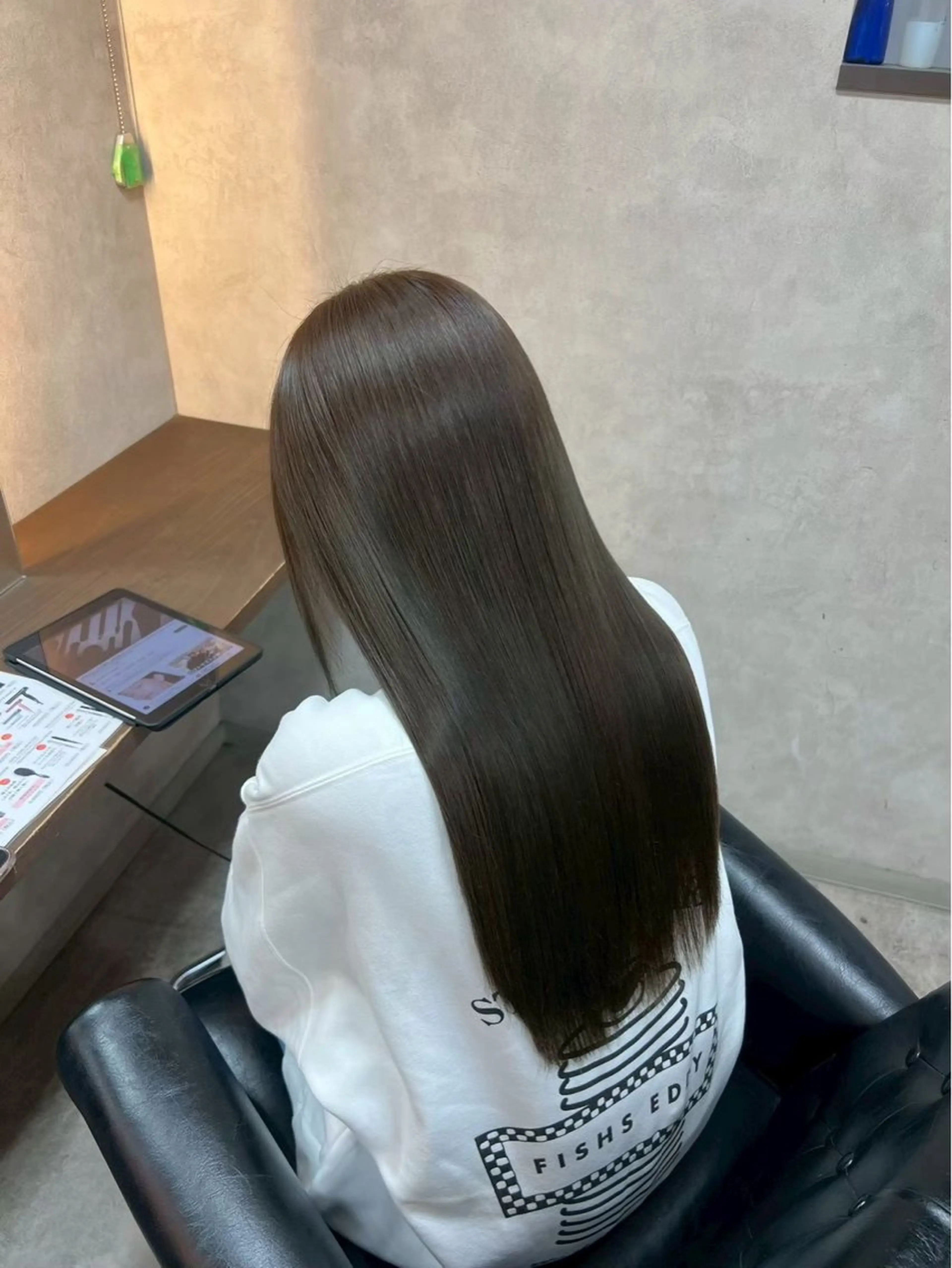 ロング カラー グレージュ オリーブグレージュ オリーブグレー RIENS くるみのヘアスタイル