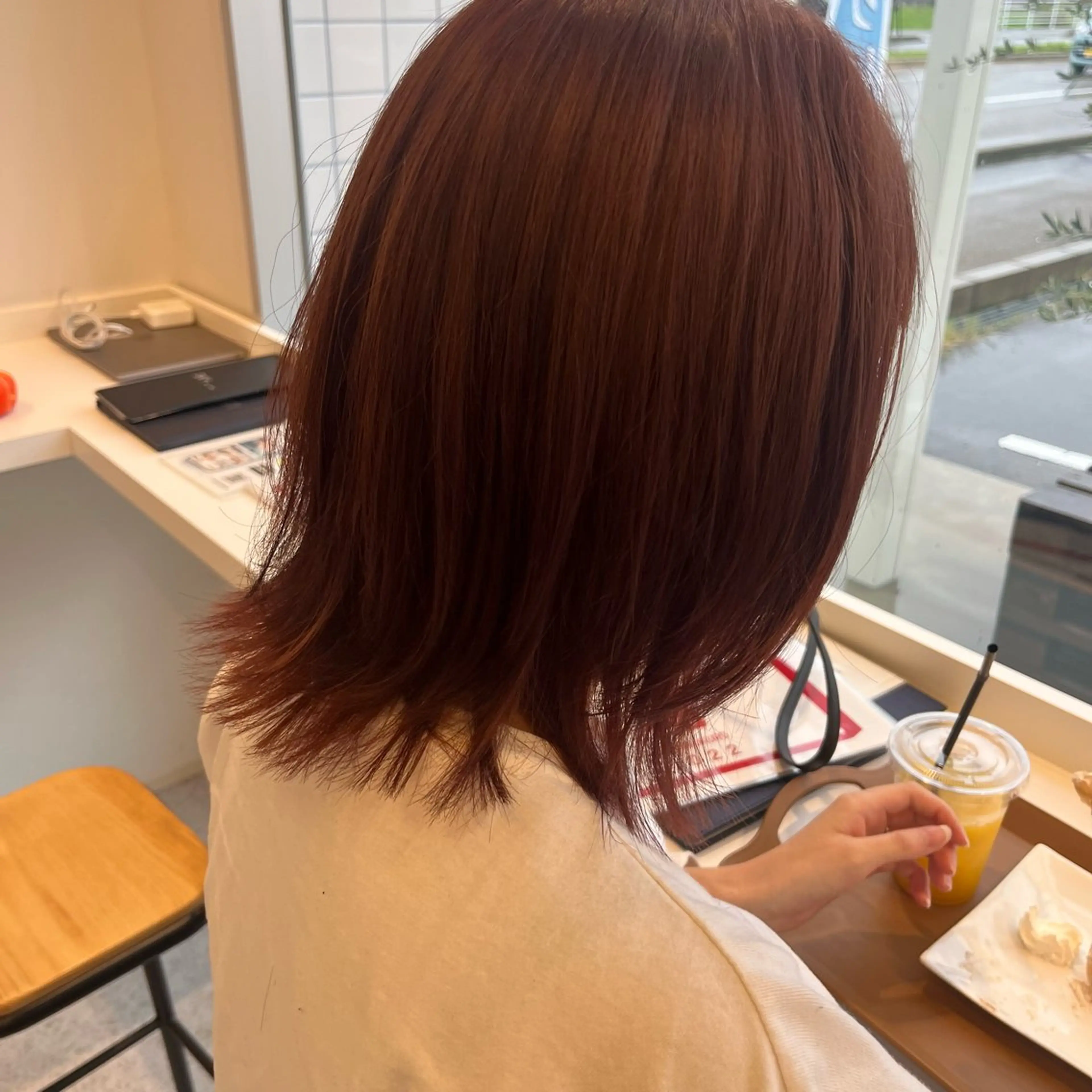 ミディアム カラー ブラウンカラー ピンクカラー ピンクブラウン 仮坂 美夏のヘアスタイル