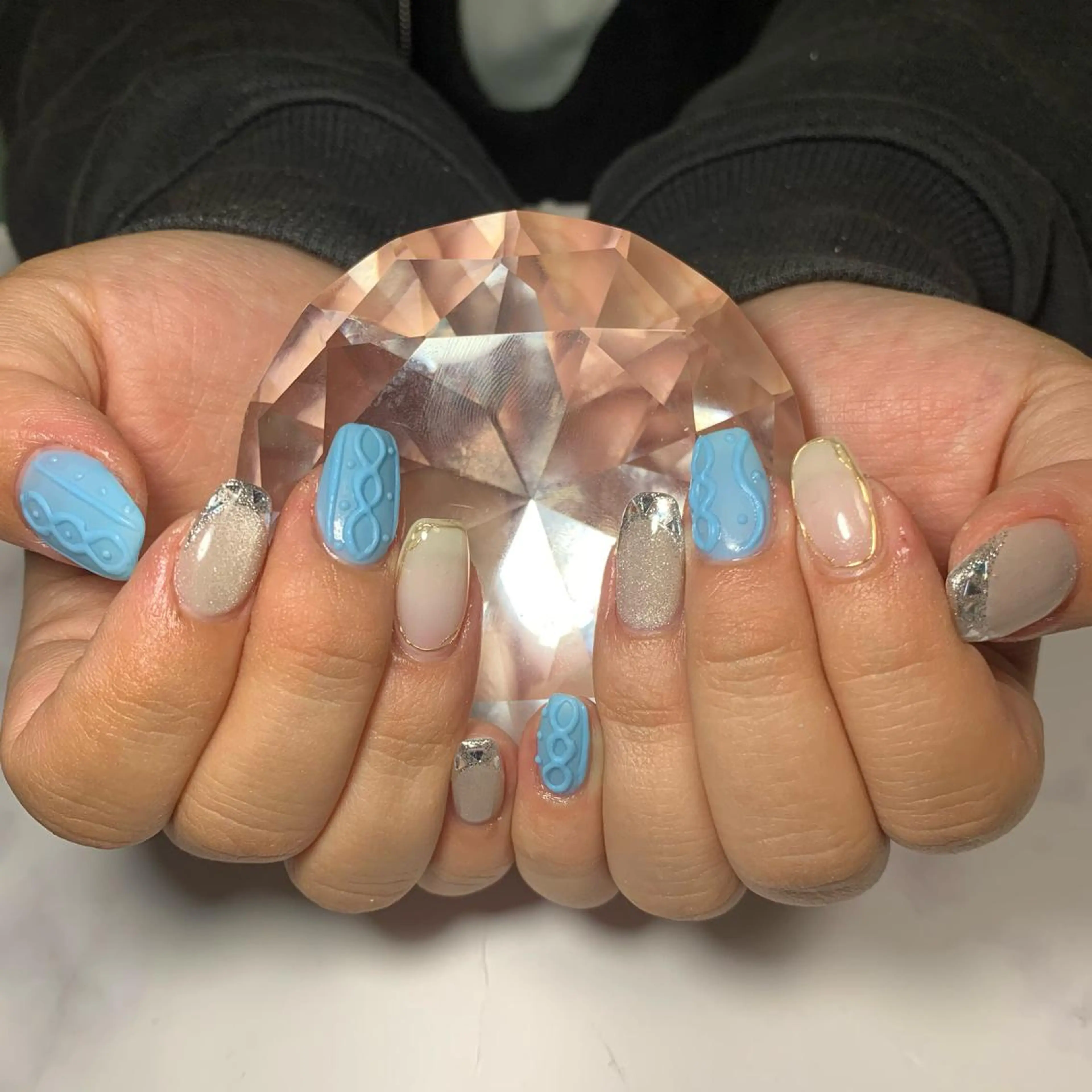 ネイル フレンチネイル ガラスフレンチ マットネイル スクエアネイル 冬ネイル happiness nailのネイルデザイン