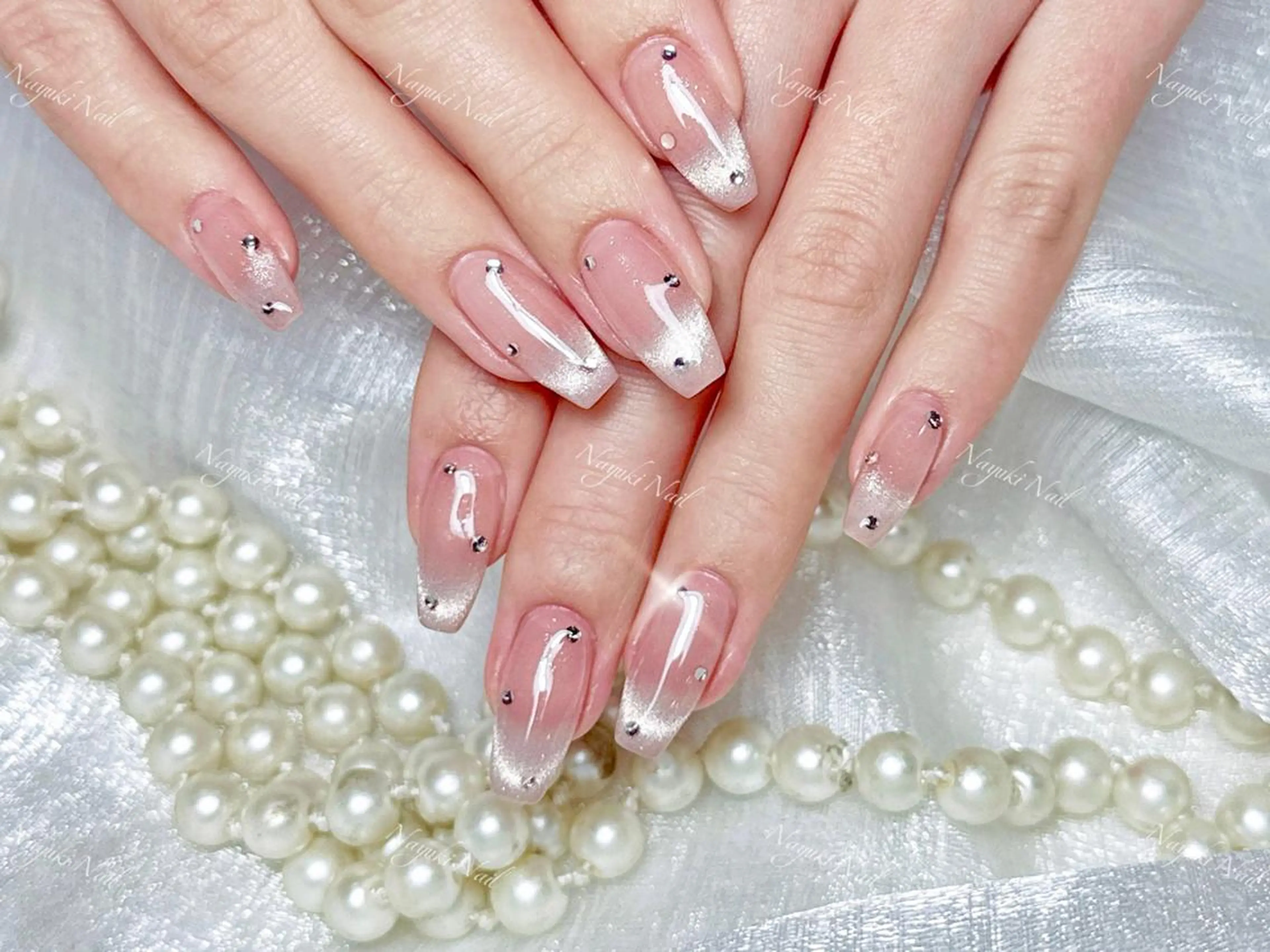 ネイル 🦋 Queenieのネイルデザイン