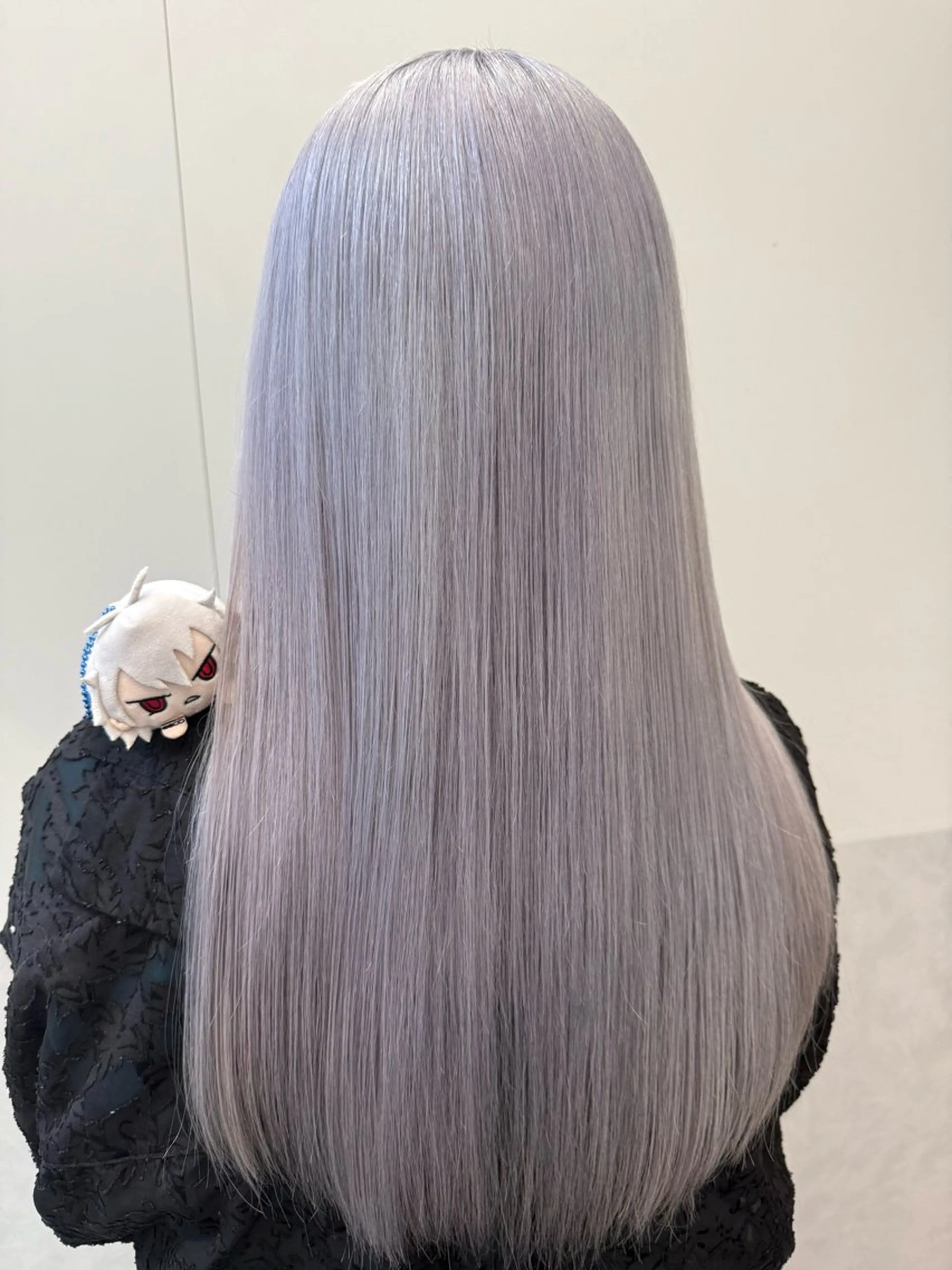 ロング カラー ブリーチ ケアブリーチ ダブルカラー シルバー ホワイトシルバー ヘアカラー トリートメント インナーカラー 推し ブリーチ  髪質改善のヘアスタイル