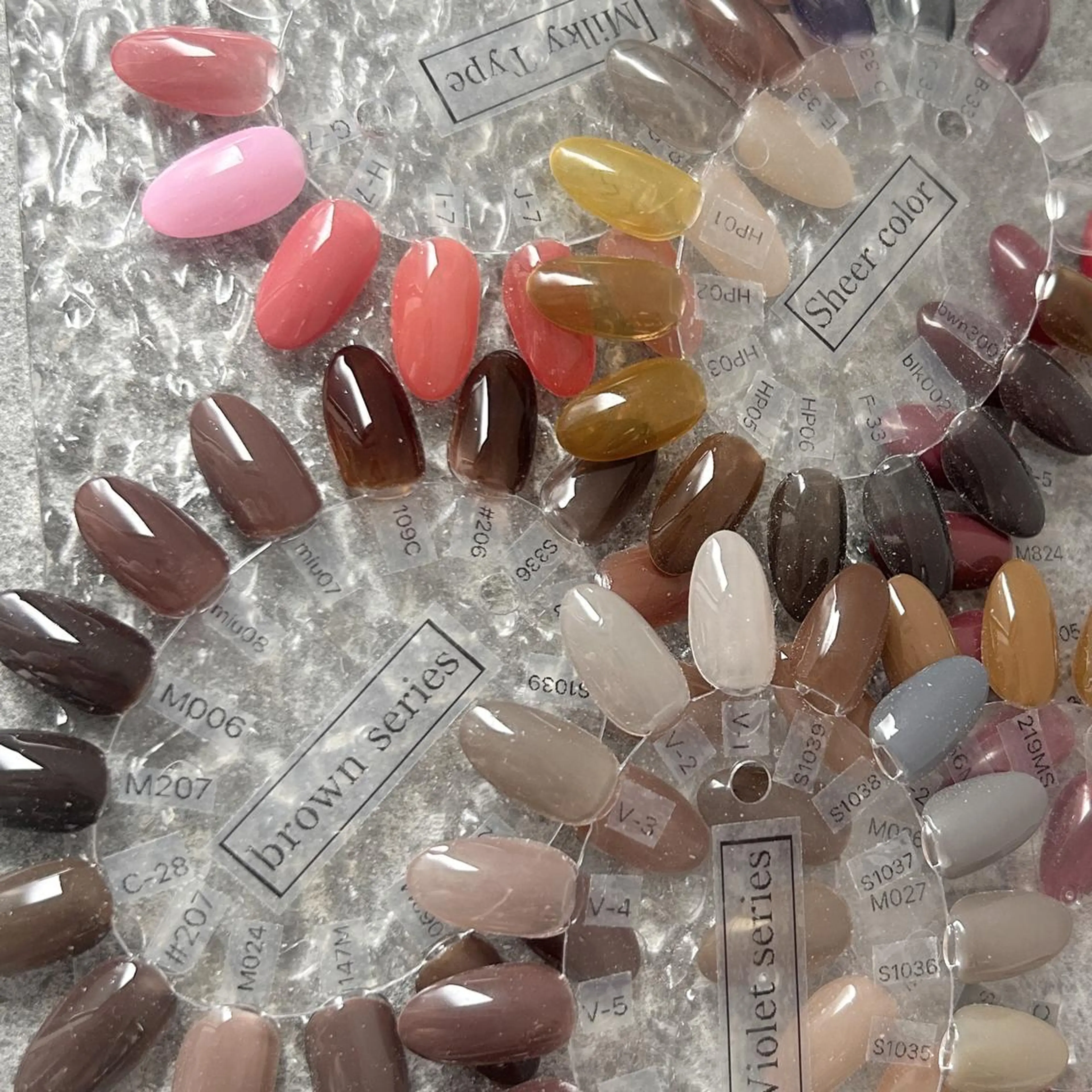 ネイル Ray. ／綺麗目ニュアンスのネイルデザイン