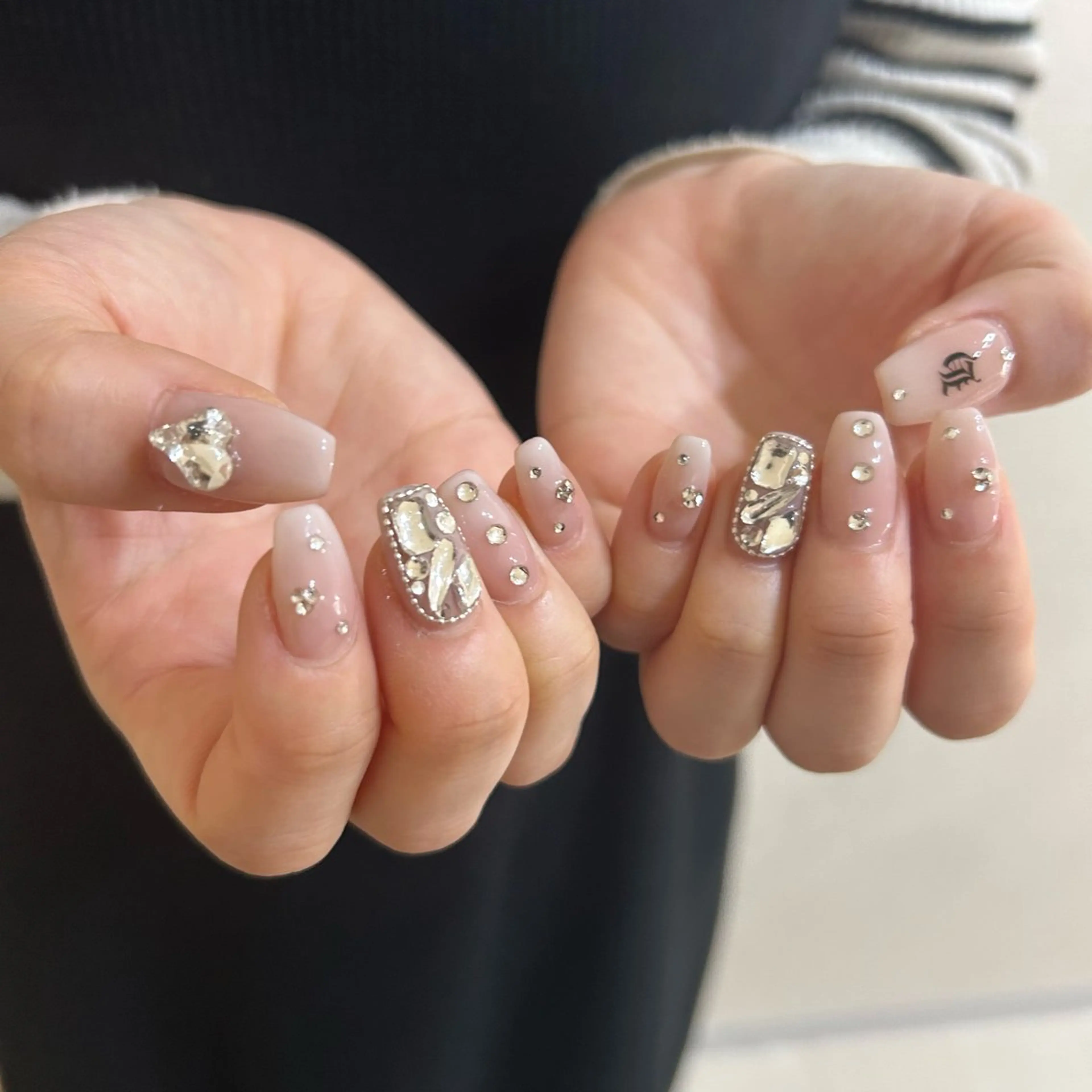 ネイル ブルー フットネイル ジェルネイル キラキラネイル 韓国ネイル RooM -mizuki-のネイルデザイン