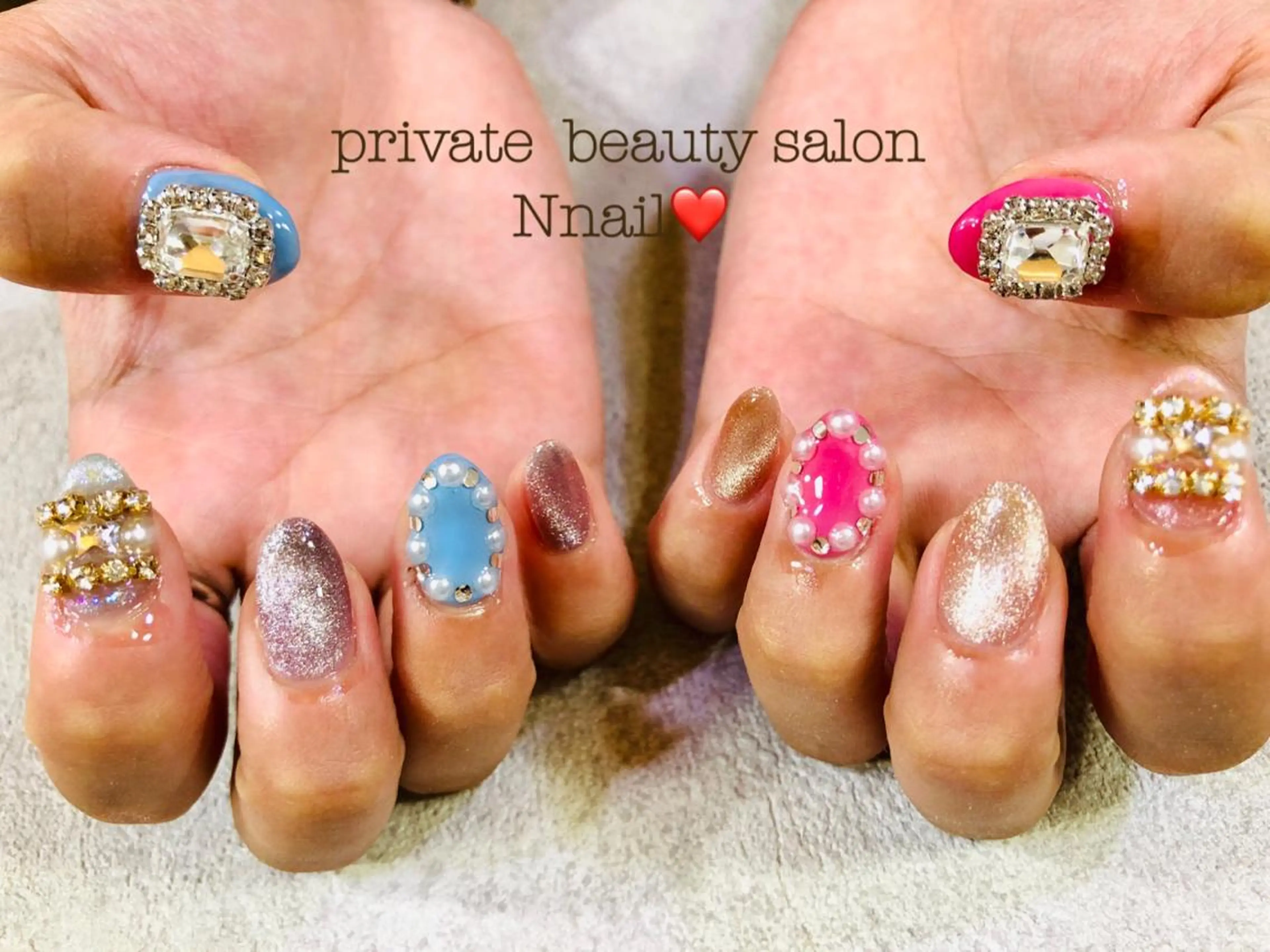 ネイル キラキラネイル 持ち込み ストーンネイル ハンドネイル 🌿Nnail🌿 プライベートサロンのネイルデザイン