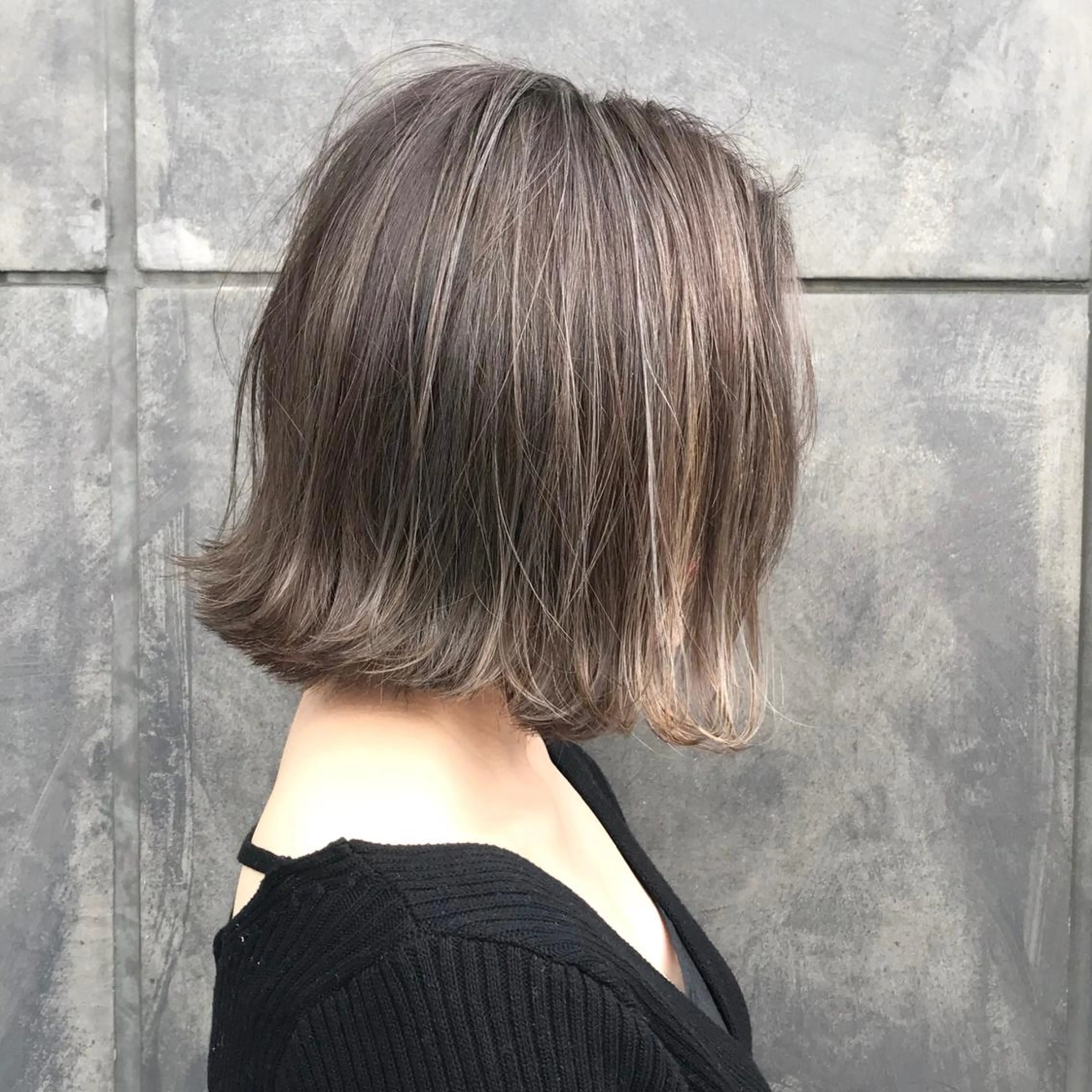 ショート カラー アッシュ アッシュグレー アッシュグレージュ グレージュ ハイライトカラー K-POP好き美容師 🇰🇷Kai.Yのヘアスタイル