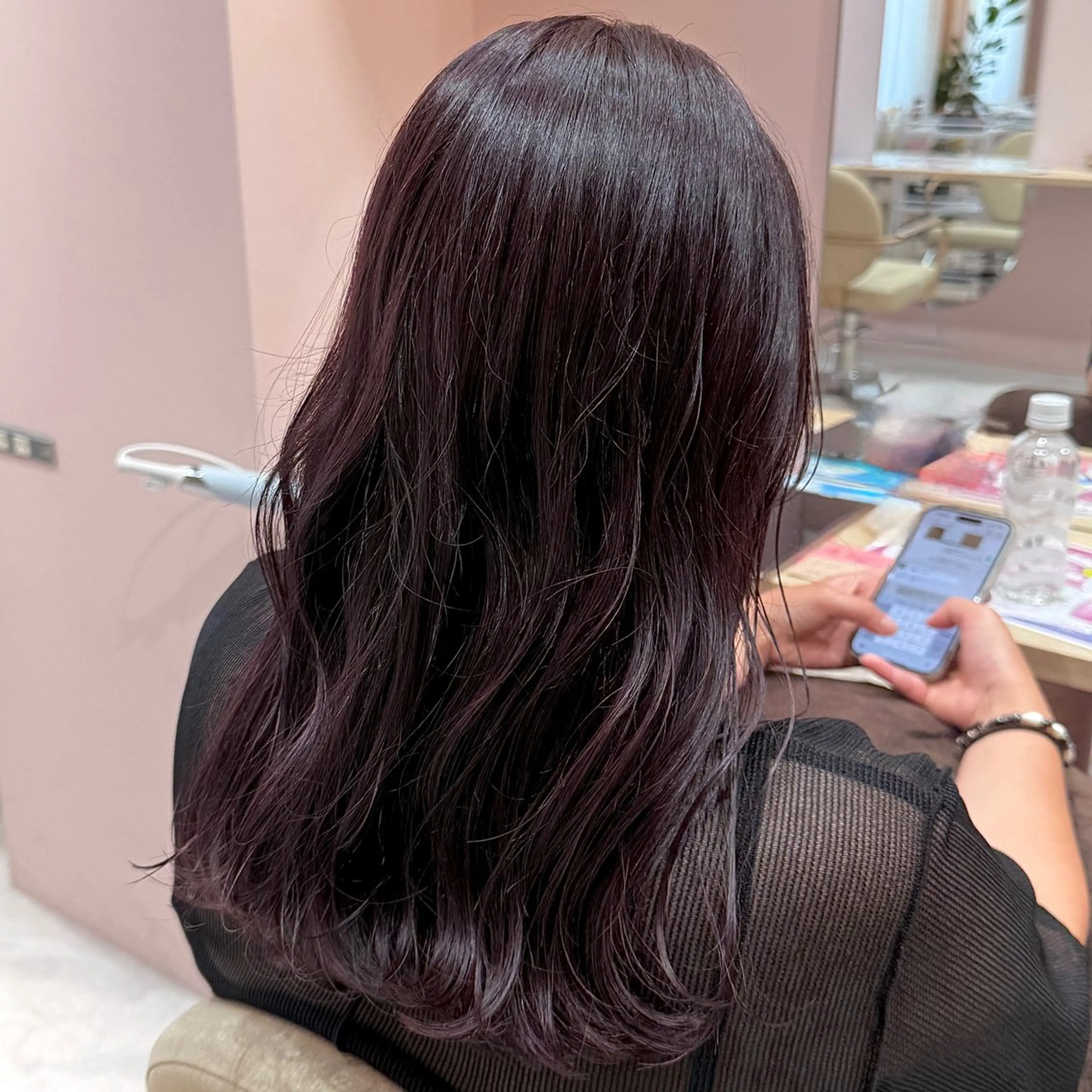 セミロング パープルカラー 岸本 拓海のヘアスタイル