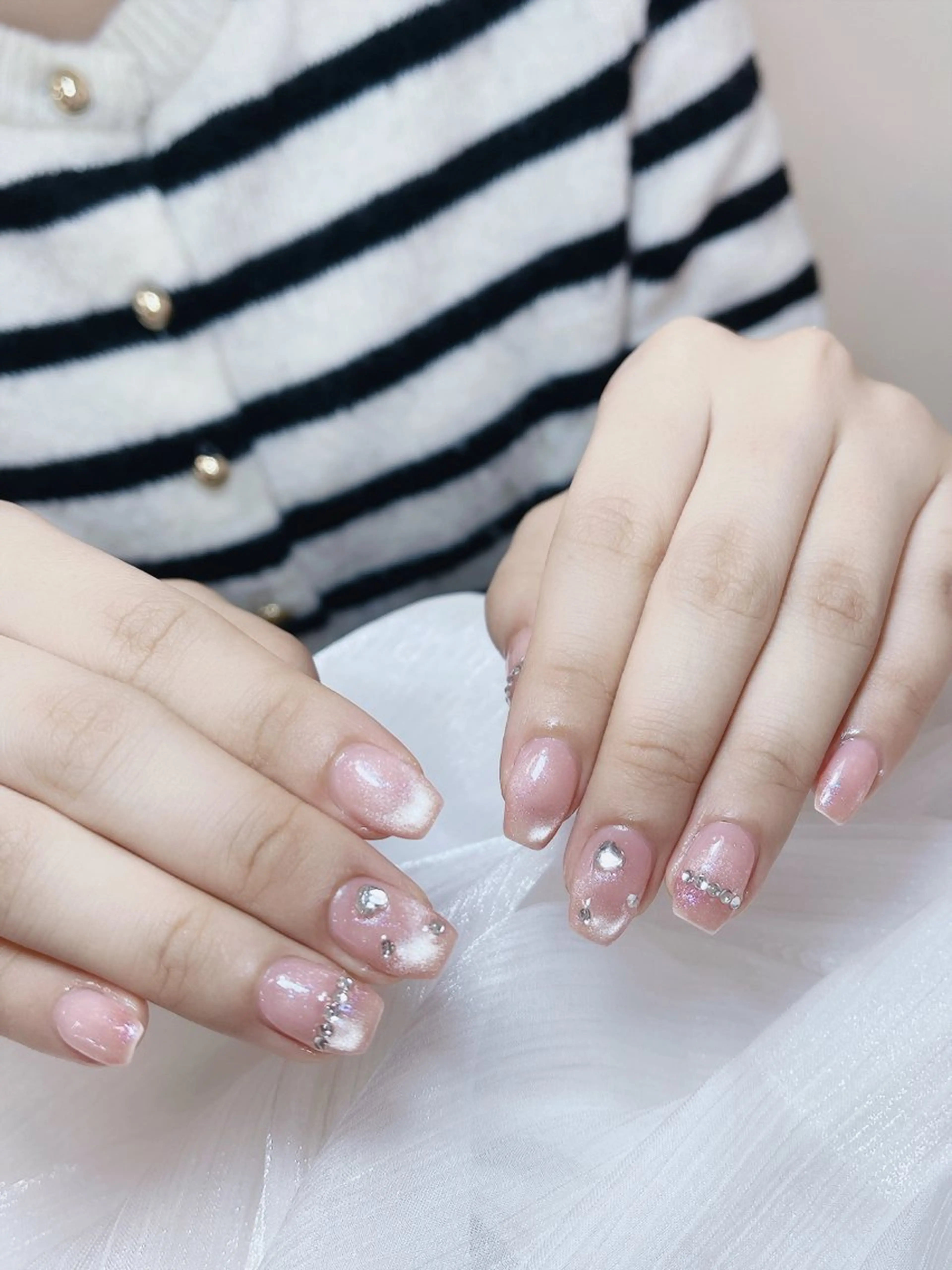 ネイル チークネイル フレンチネイル グラデーション キラキラネイル 韓国ネイル ハンドネイル DUO MI nail salonのネイルデザイン