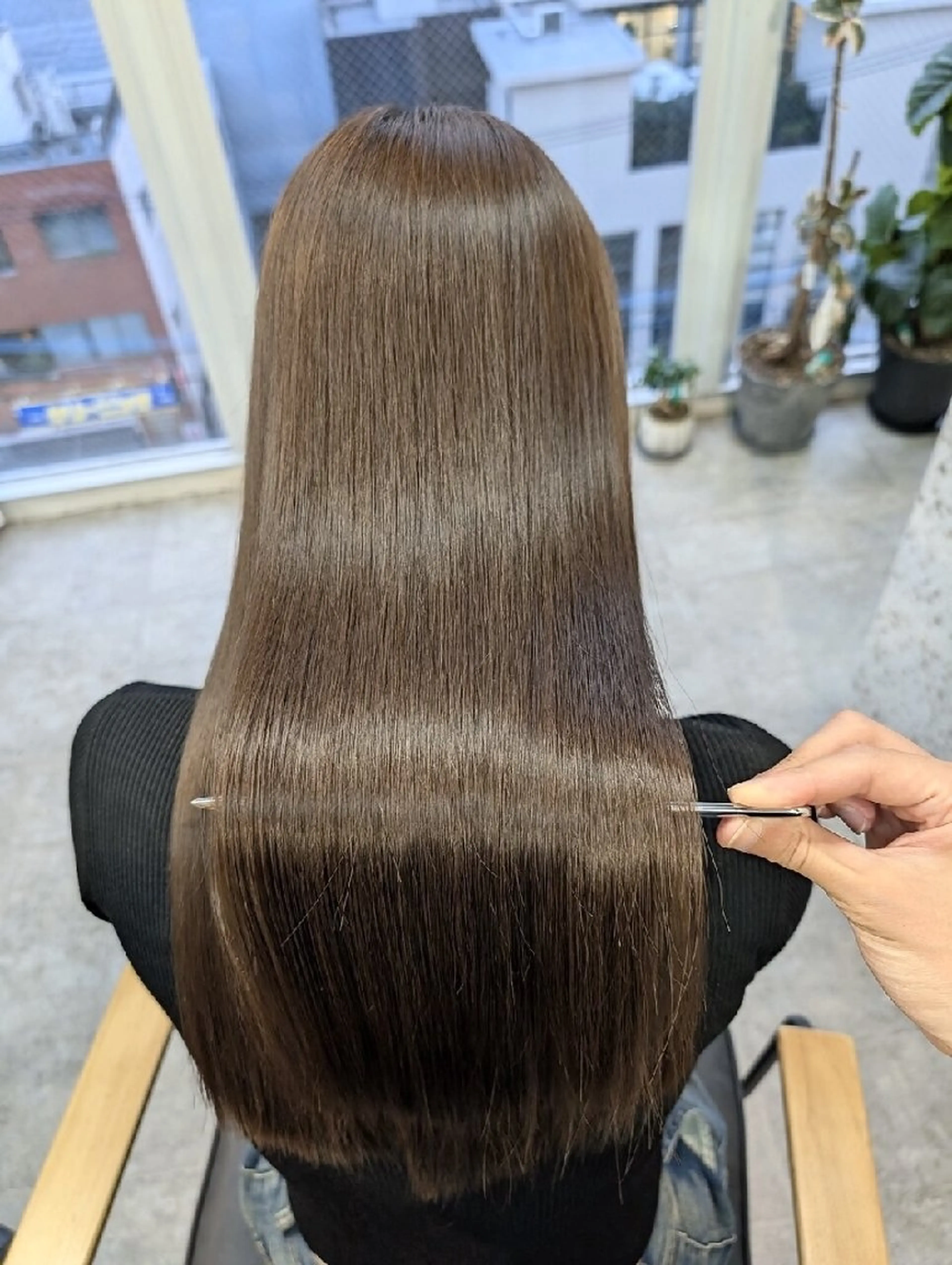 ロング パーマ 髪質改善 縮毛矯正 トリートメント 酸性ストレート ストレートパーマ カット 縮毛矯正 mood 髪質改善 ダブルカラーのヘアスタイル