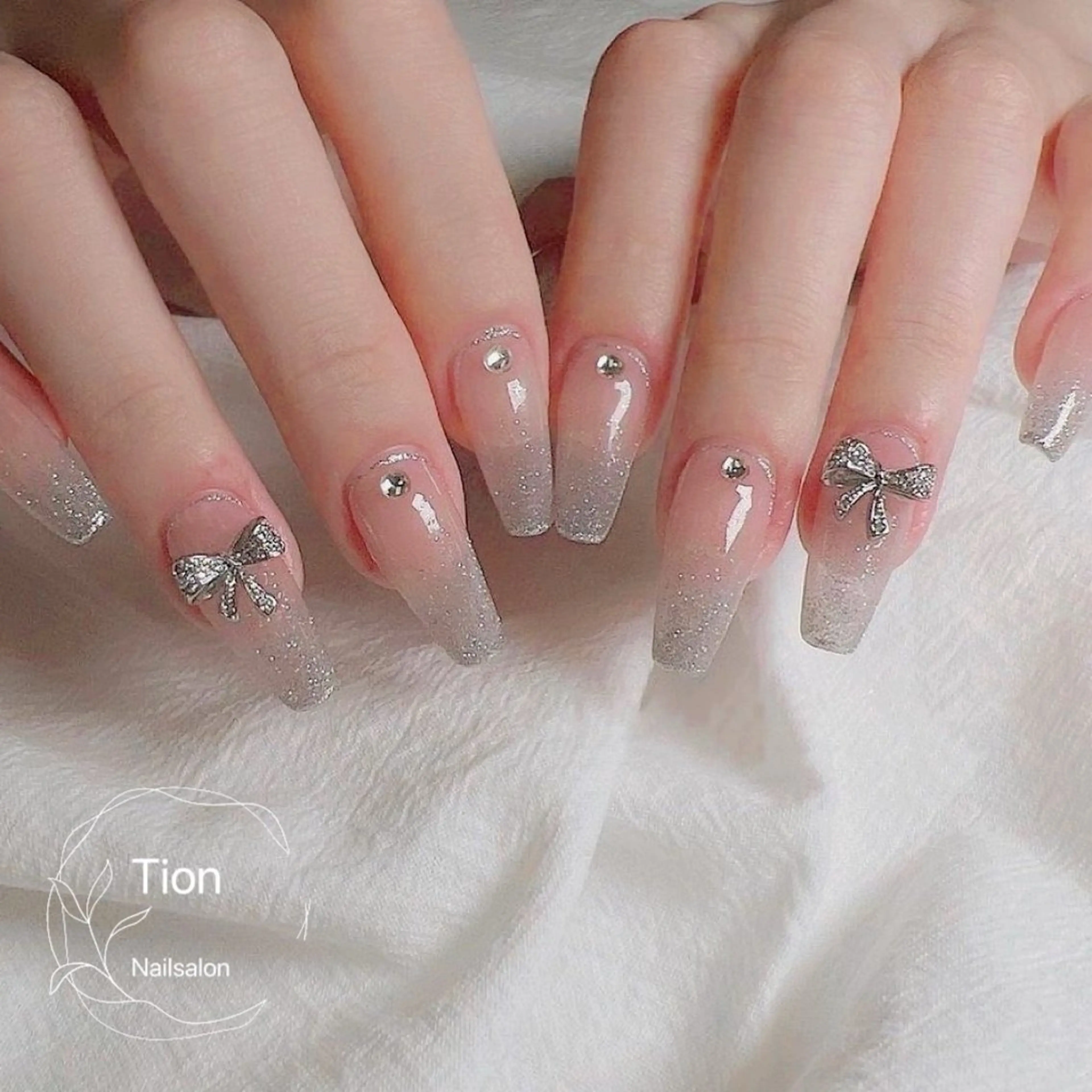 ネイル チークネイル 長さ出し フットネイル フレンチネイル ジェルネイル Nailsalin Tion 浦和店のネイルデザイン